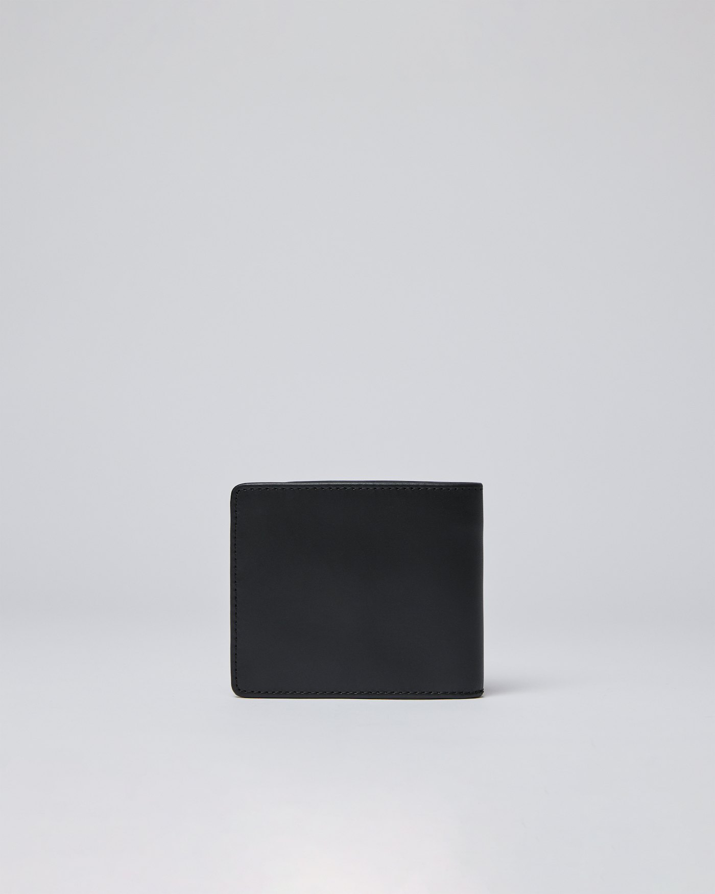 Manfred is in color black (3 of 5)