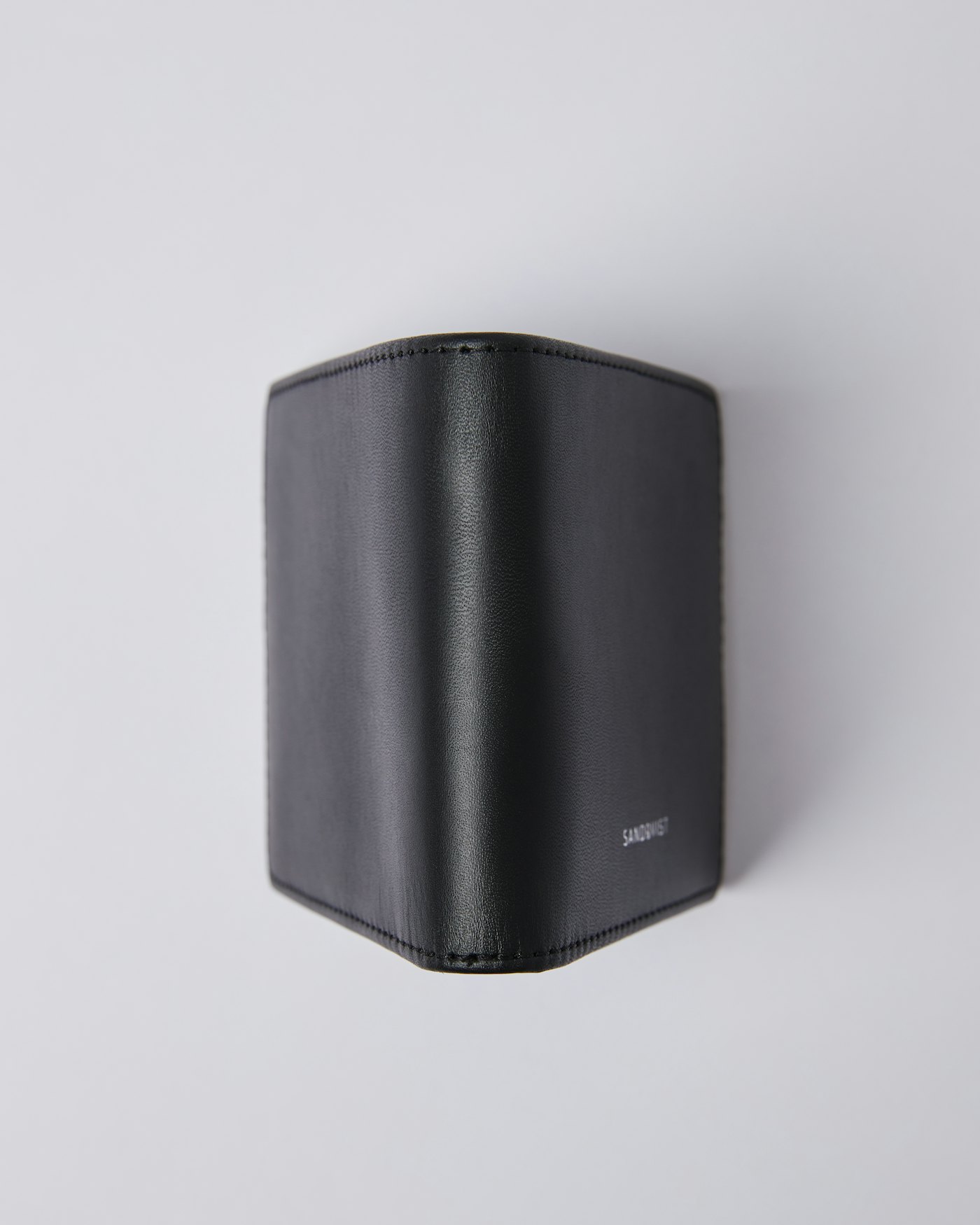 Manfred is in color black (4 of 5)