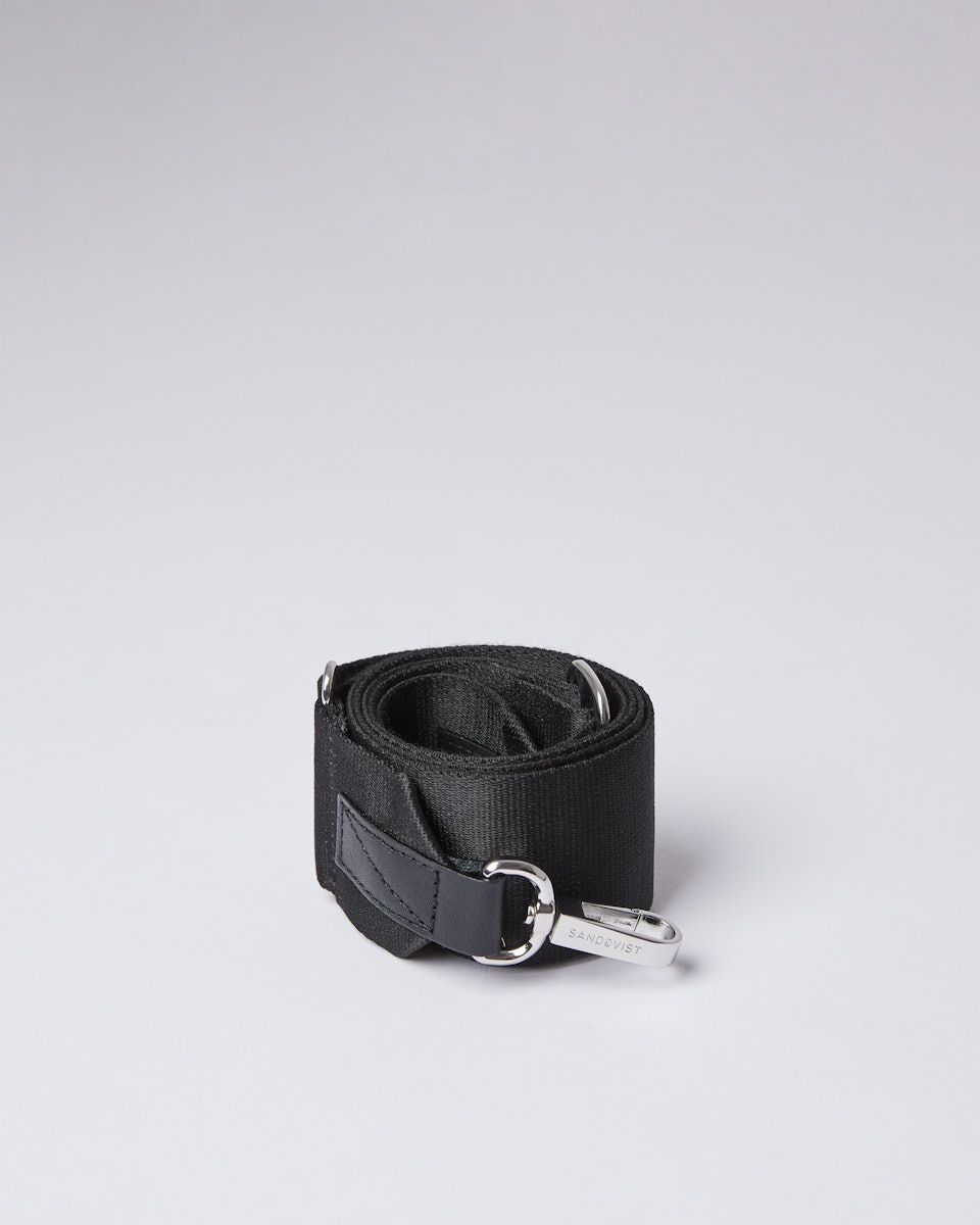 Adjustable Shoulder Strap appartient à la catégorie Sacs bandoulières et est en couleur black with black leather (1 de 2)