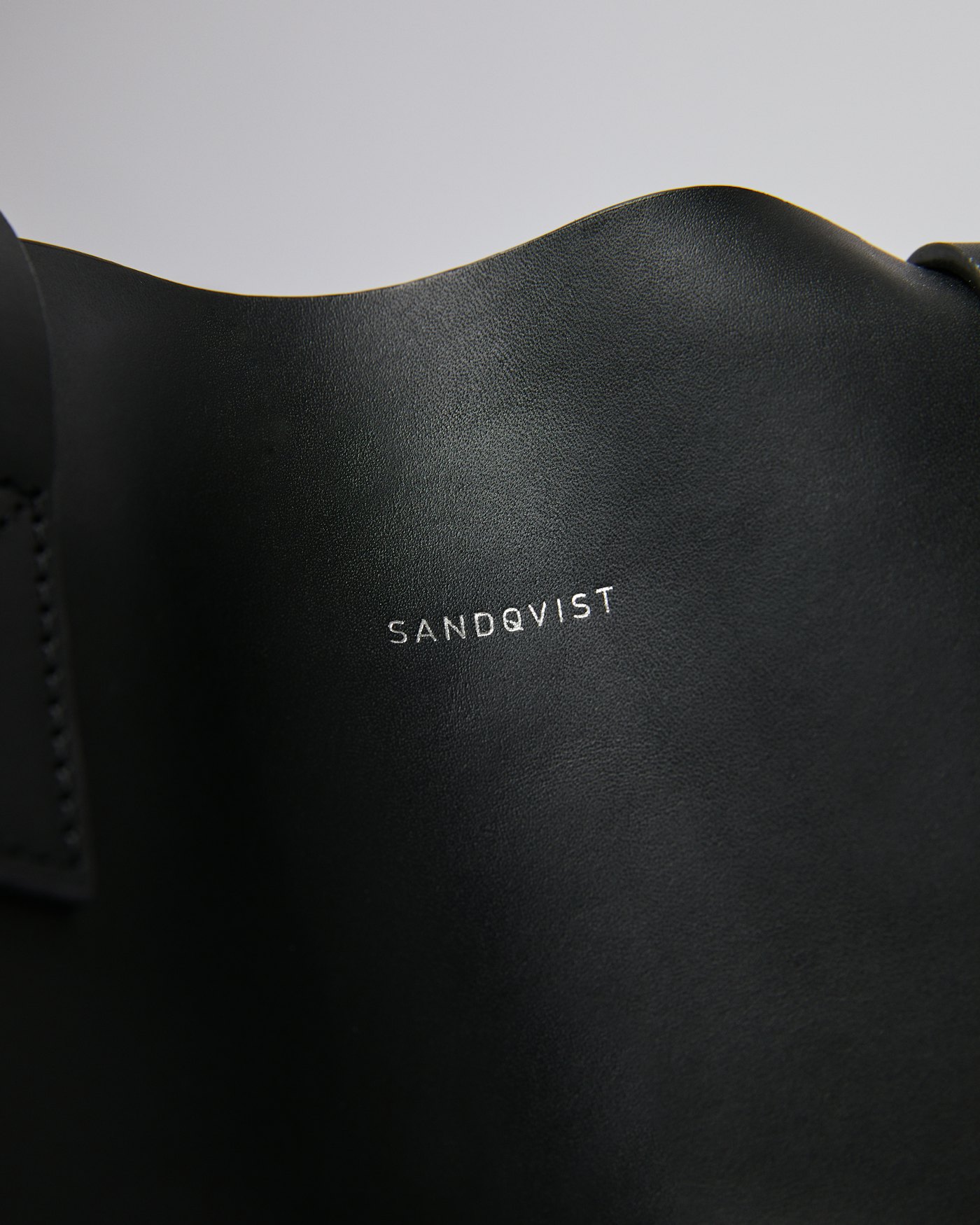 Iris est en couleur noir (2 de 7)