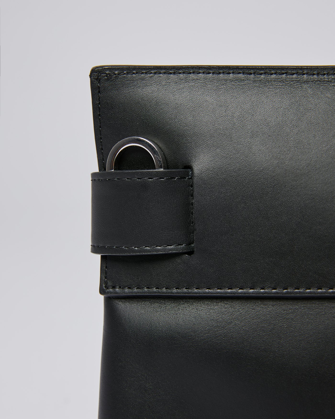 Signe är i färgen svart (5 av 8)