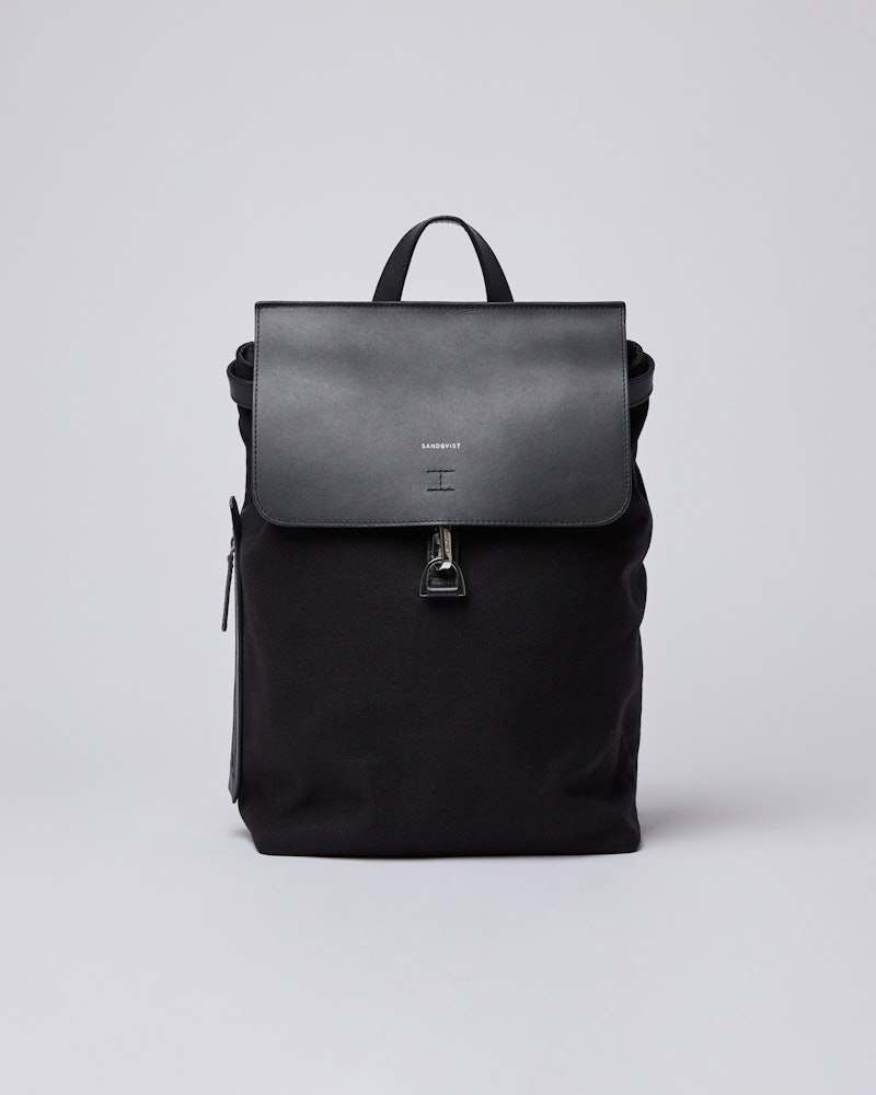 Alva Metal Hook appartient à la catégorie Backpacks et est en couleur black