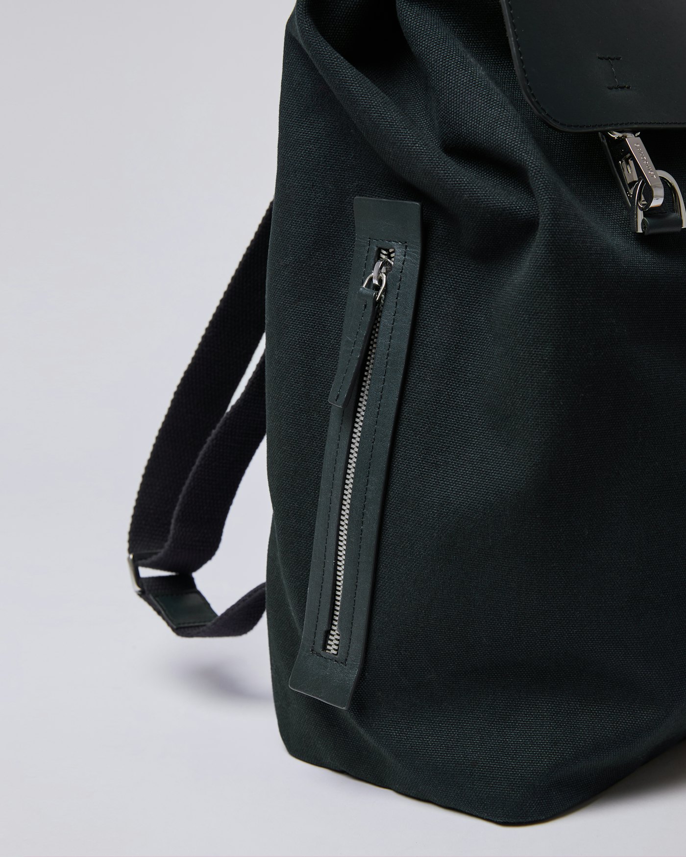 Hege Metal Hook is in color black (4 of 8)