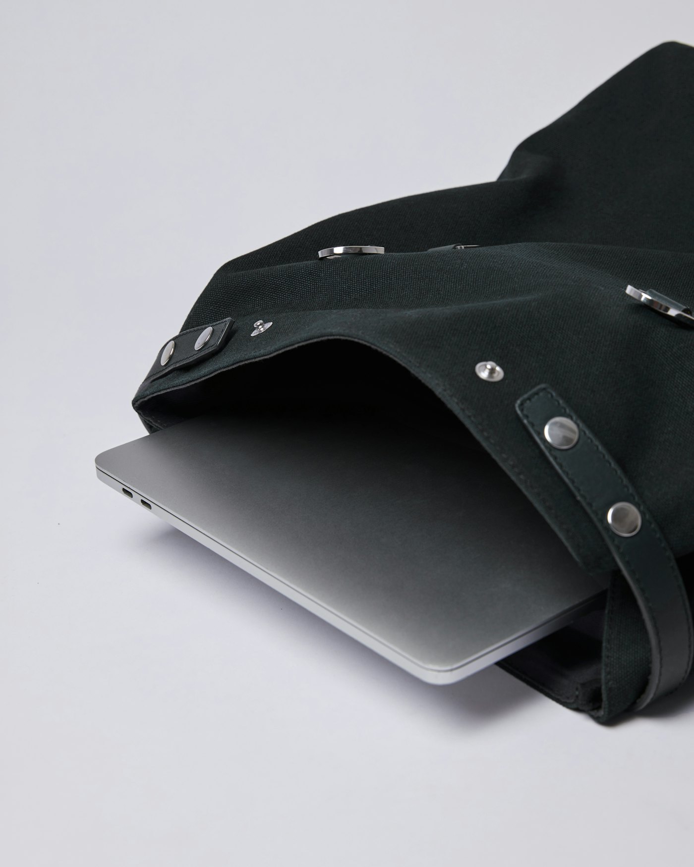 Hege Metal Hook is in color black (5 of 8)