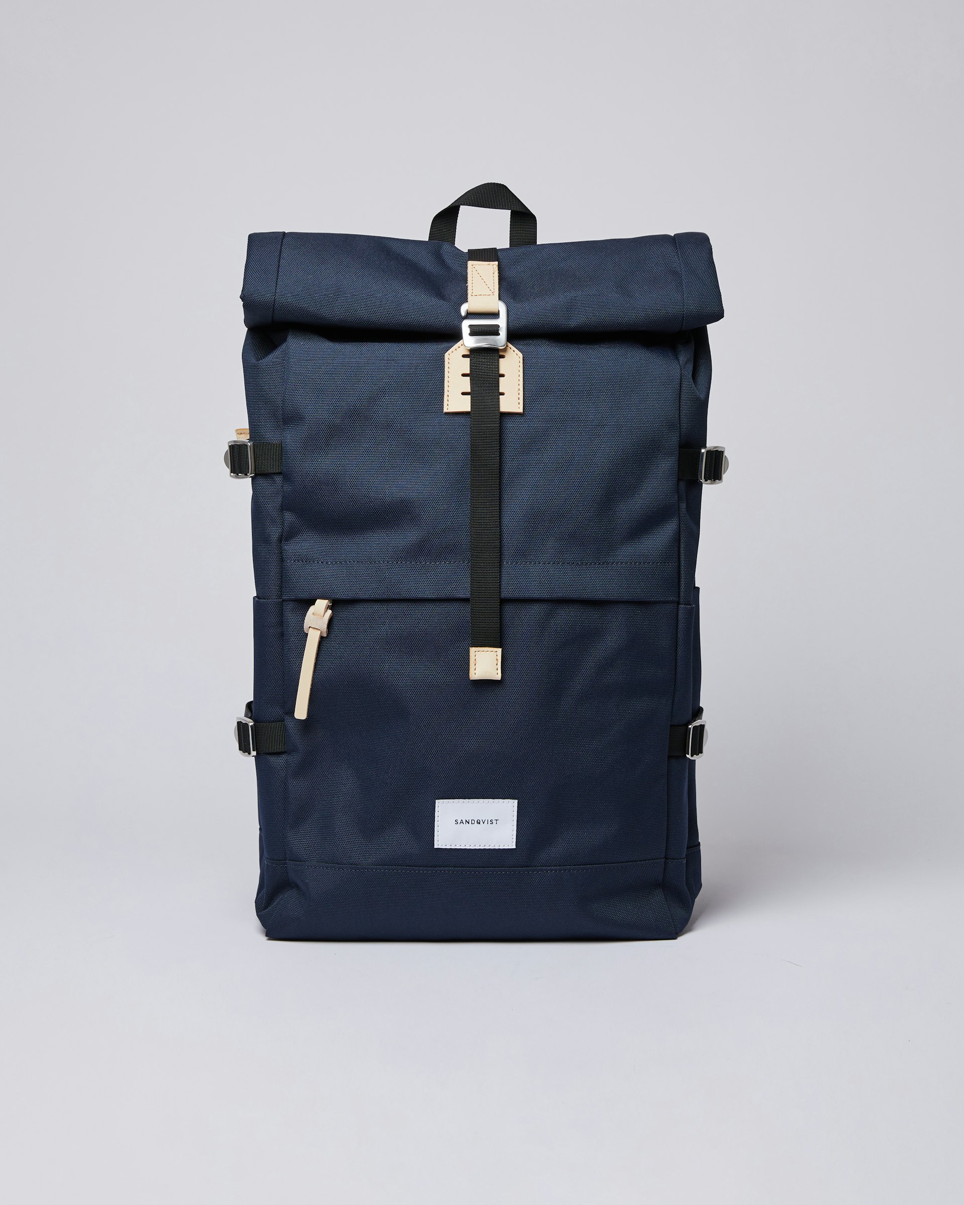 Bernt belongs to the category Backpacks and is in color navy (1 of 6)