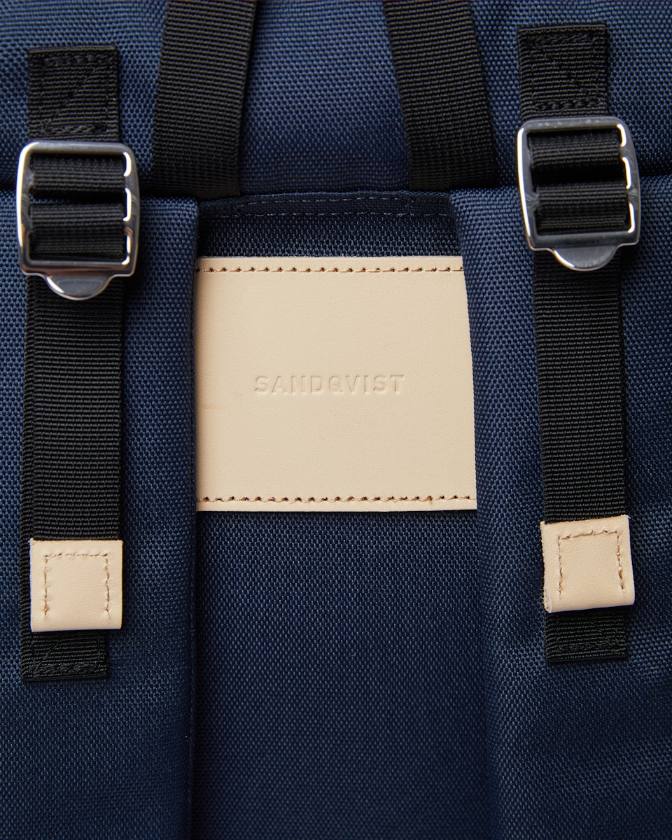 Harald belongs to the category Backpacks and is in color navy (5 of 6)