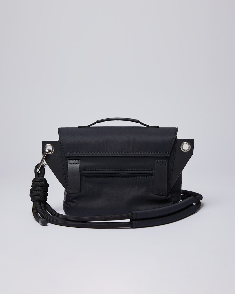 Solveig belongs to the category Shoulder bags and is in color black (3 of 7)