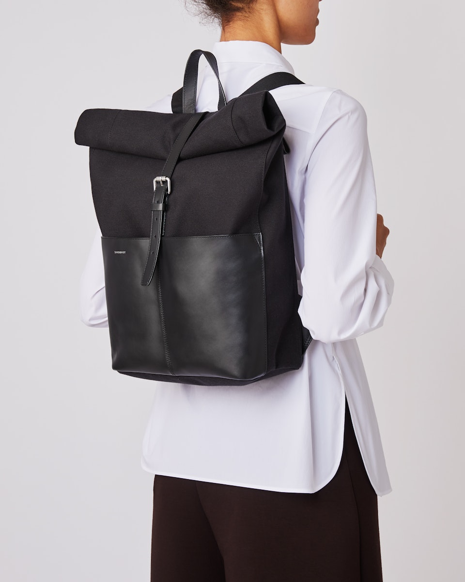 Antonia Twill belongs to the category Backpacks and is in color black (7 of 8)