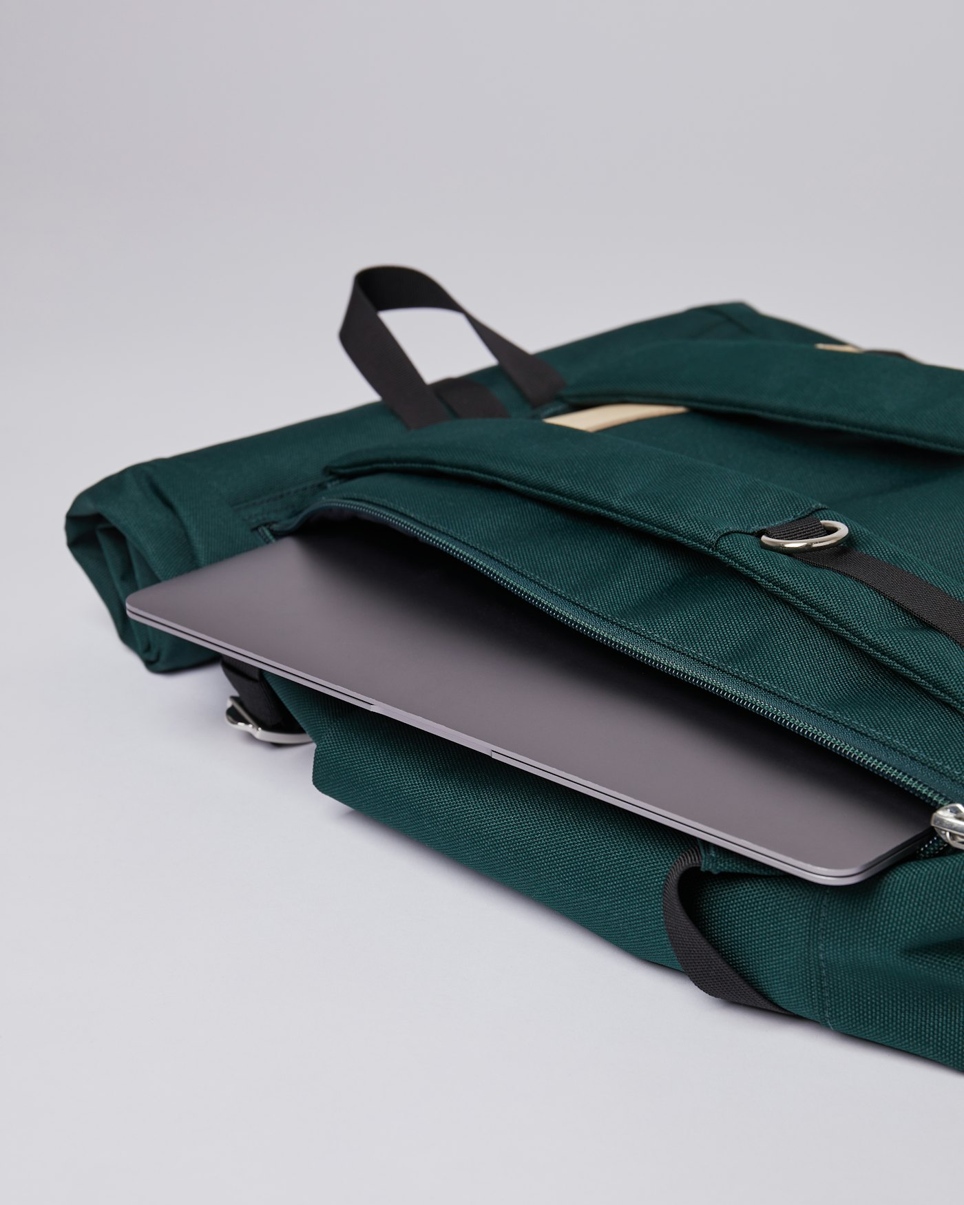 Ilon ist farbig grün (3 oder 8)