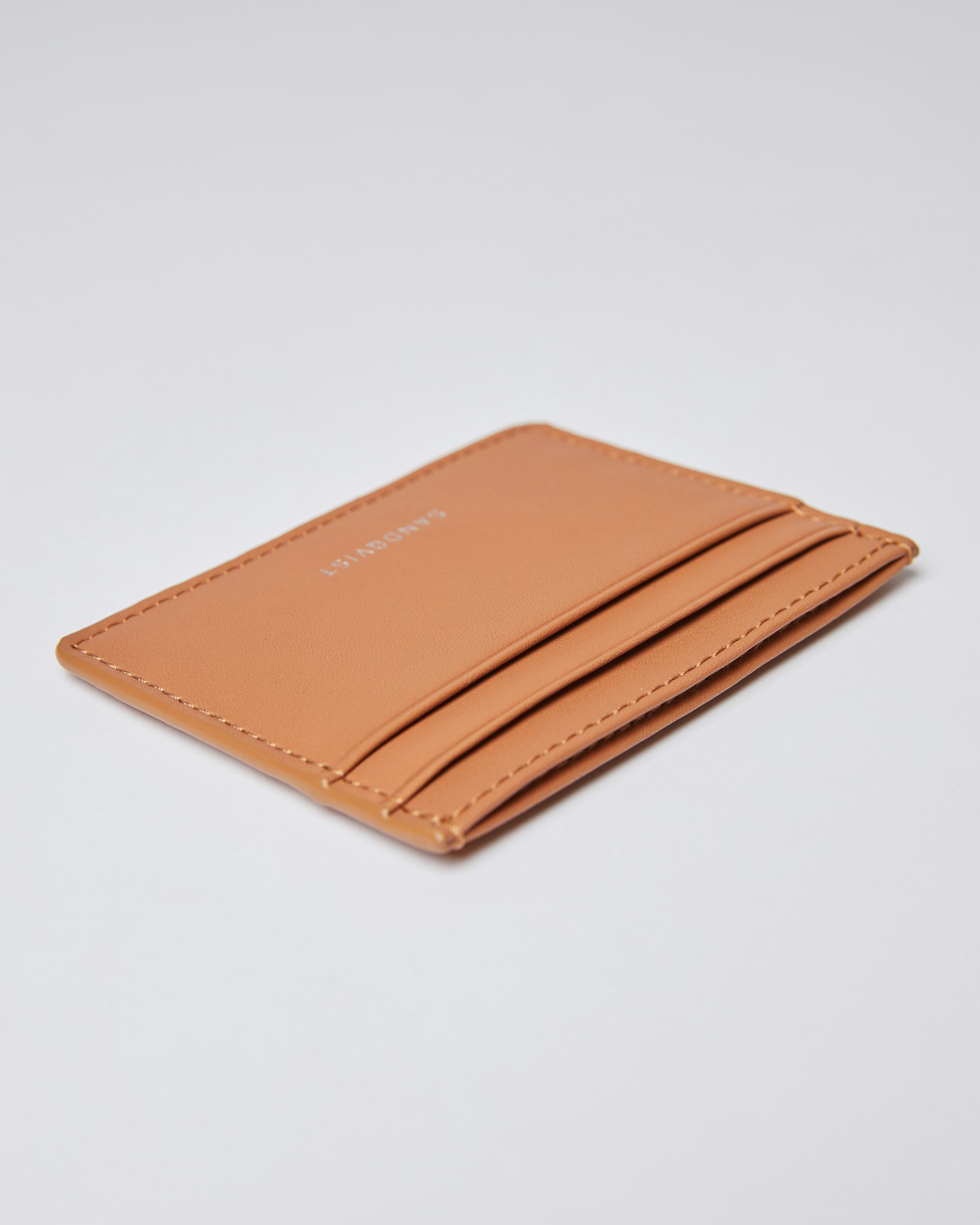 Fred belongs to the category Wallets and is in color toffee (2 of 3)
