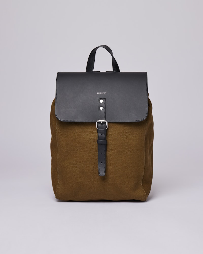 Alva appartient à la catégorie Backpacks et est en couleur olive