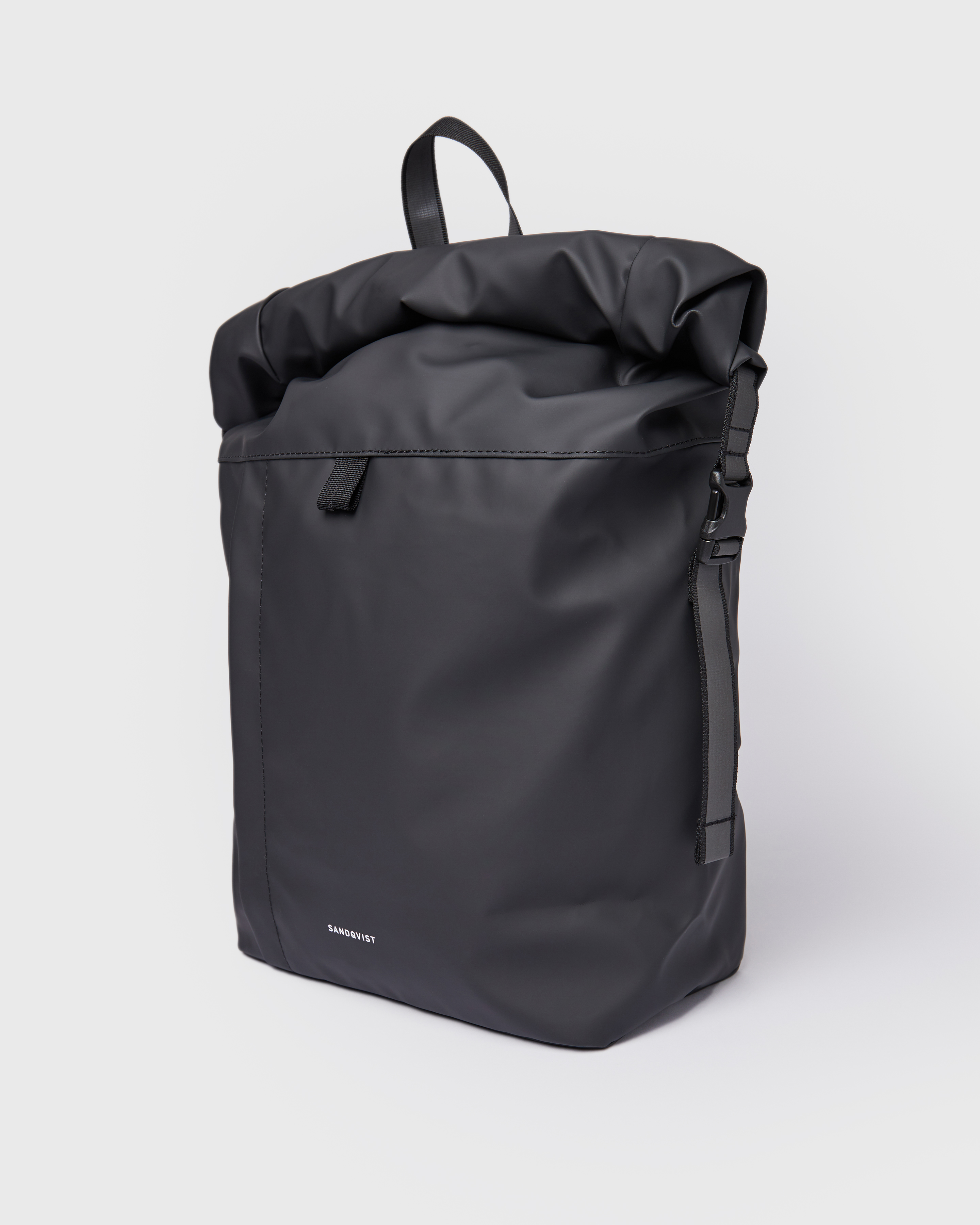 Konrad est en couleur noir (2 de 8)