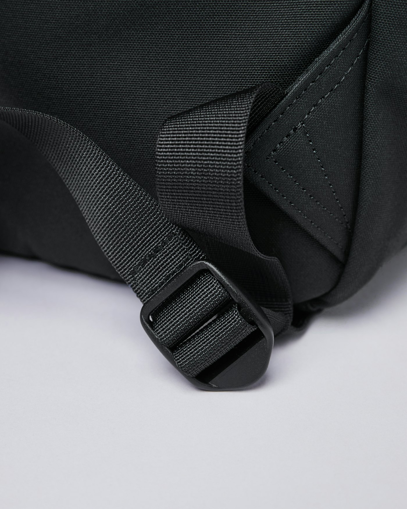 Knut är i färgen svart (4 av 7)