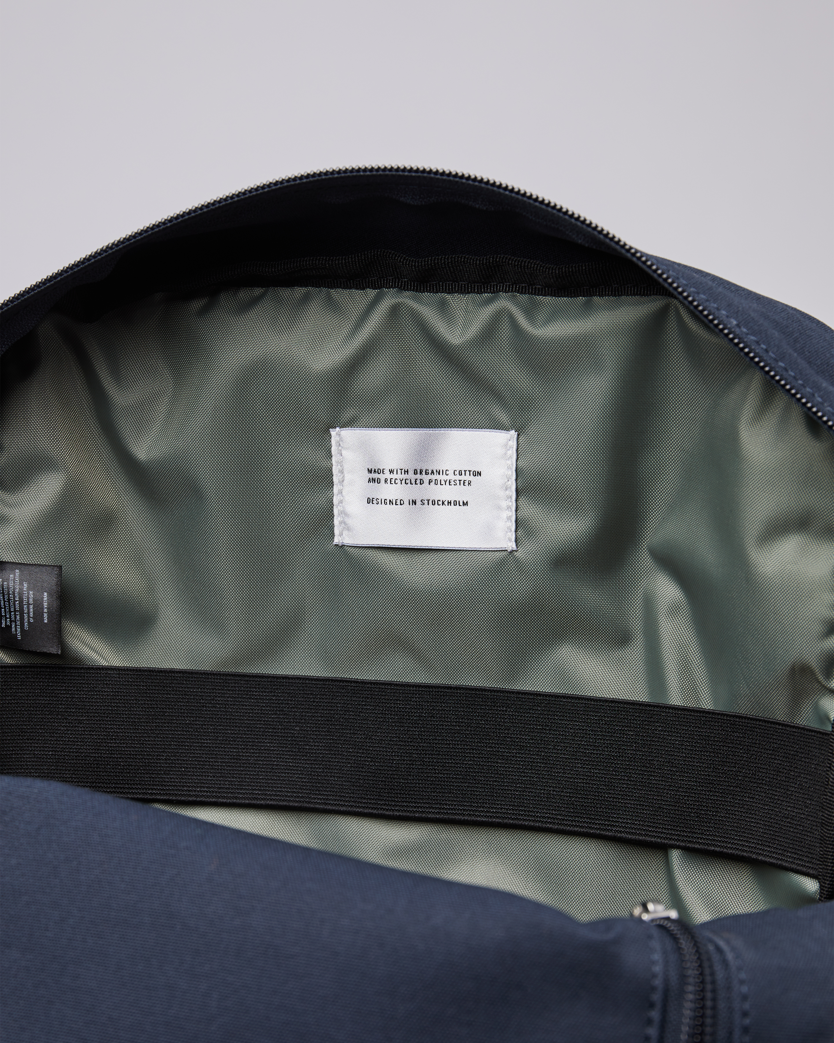 Knut est en couleur navy blue with navy webbing (4 de 6)