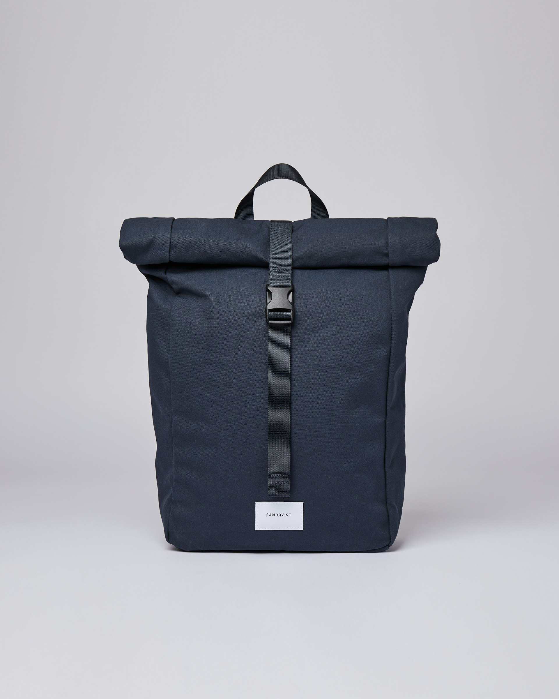 Kaj belongs to the category Backpacks and is in color navy