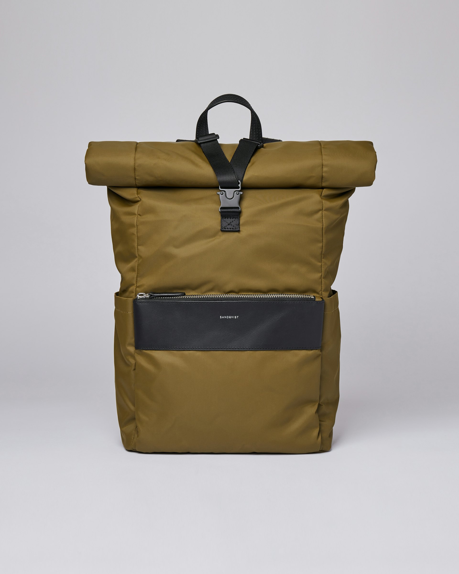 Albus gehört zur kategorie Backpacks und ist farbig military olive