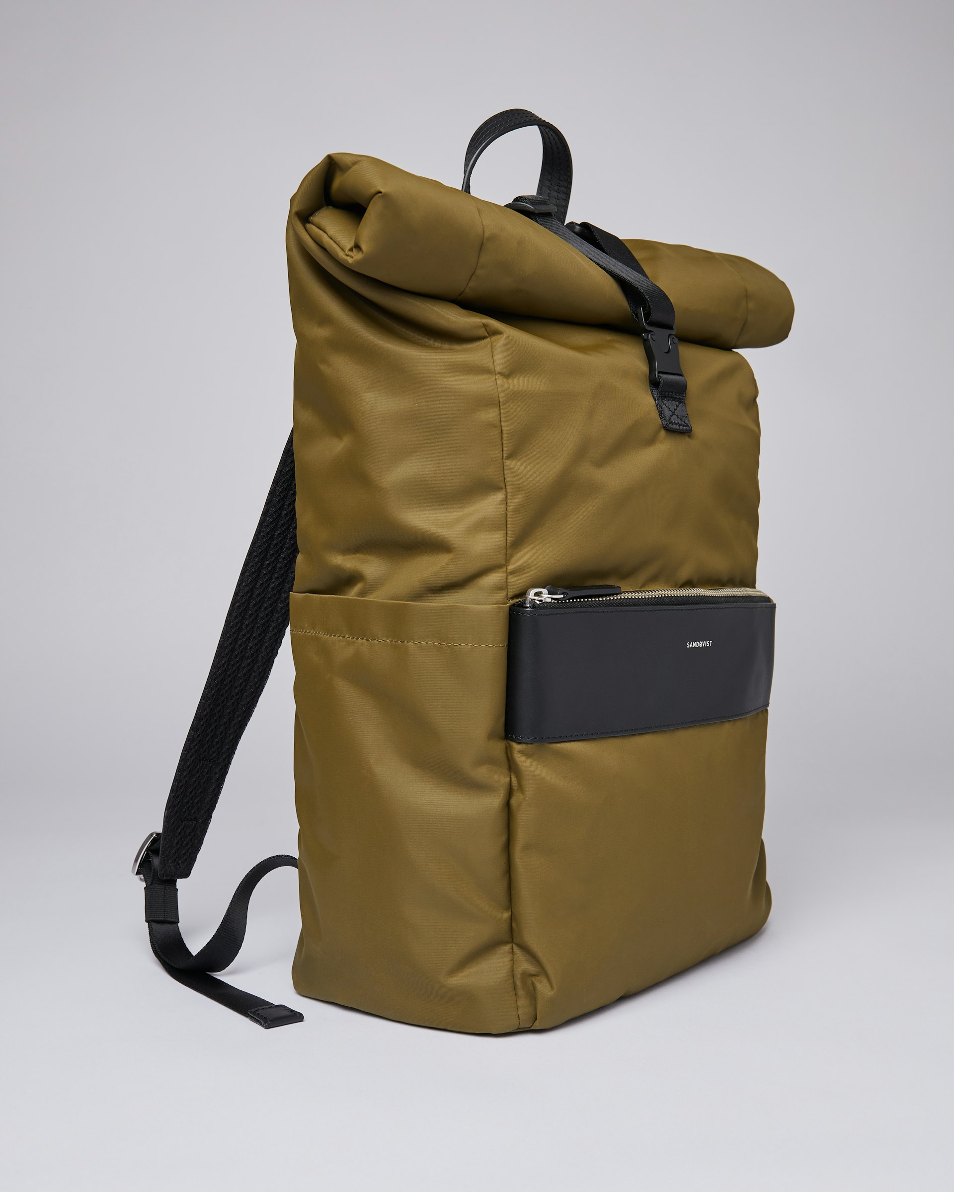 Albus belongs to the category Backpacks and is in color military olive (4 of 7)