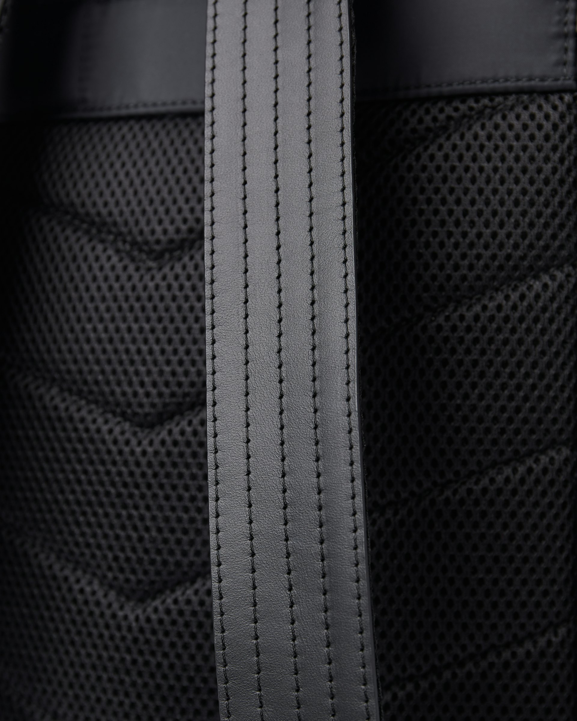 Alva Nylon gehört zur kategorie Rucksäcke und ist farbig black (5 oder 7)