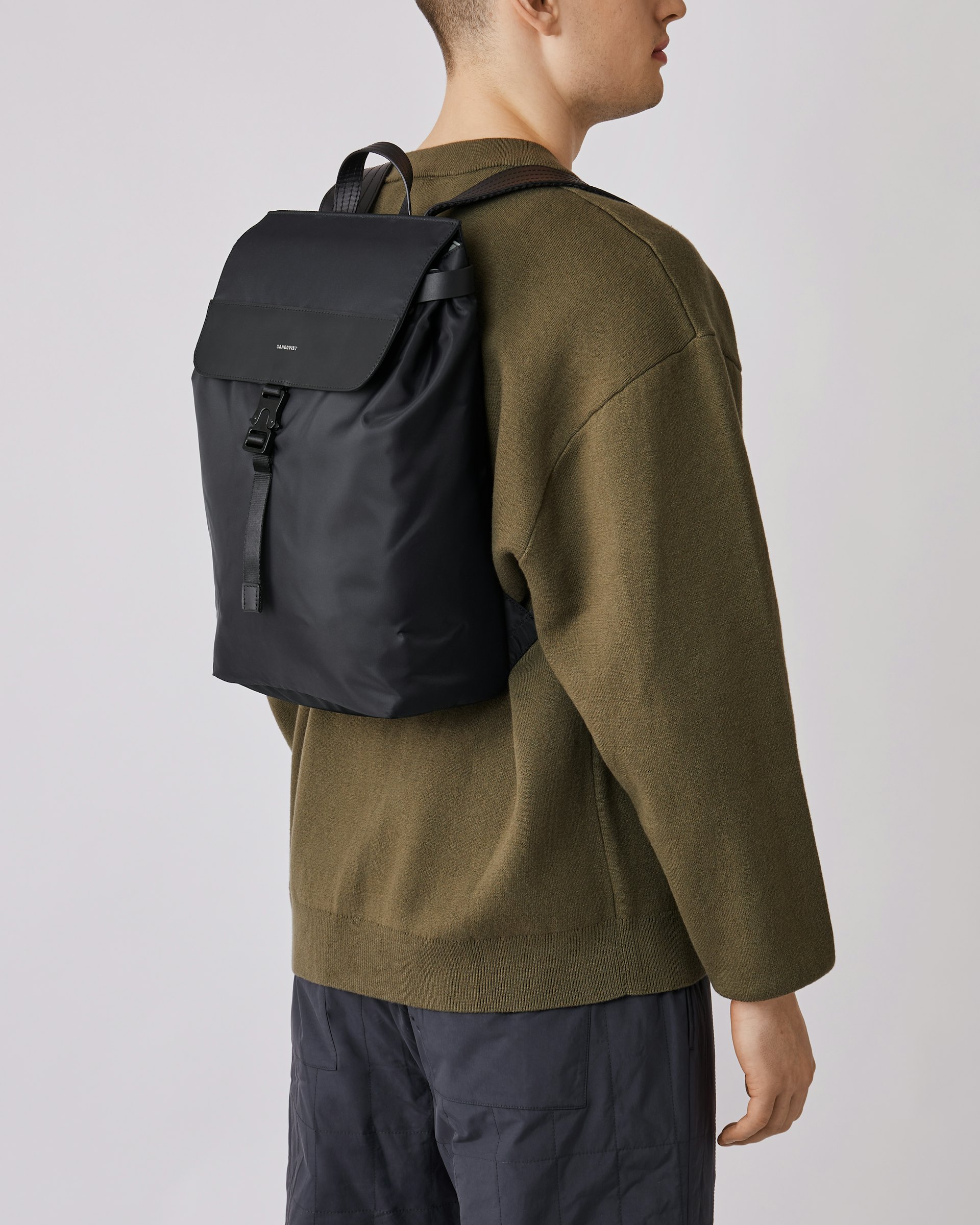 Alva Nylon belongs to the category Backpacks and is in color black (7 of 7)