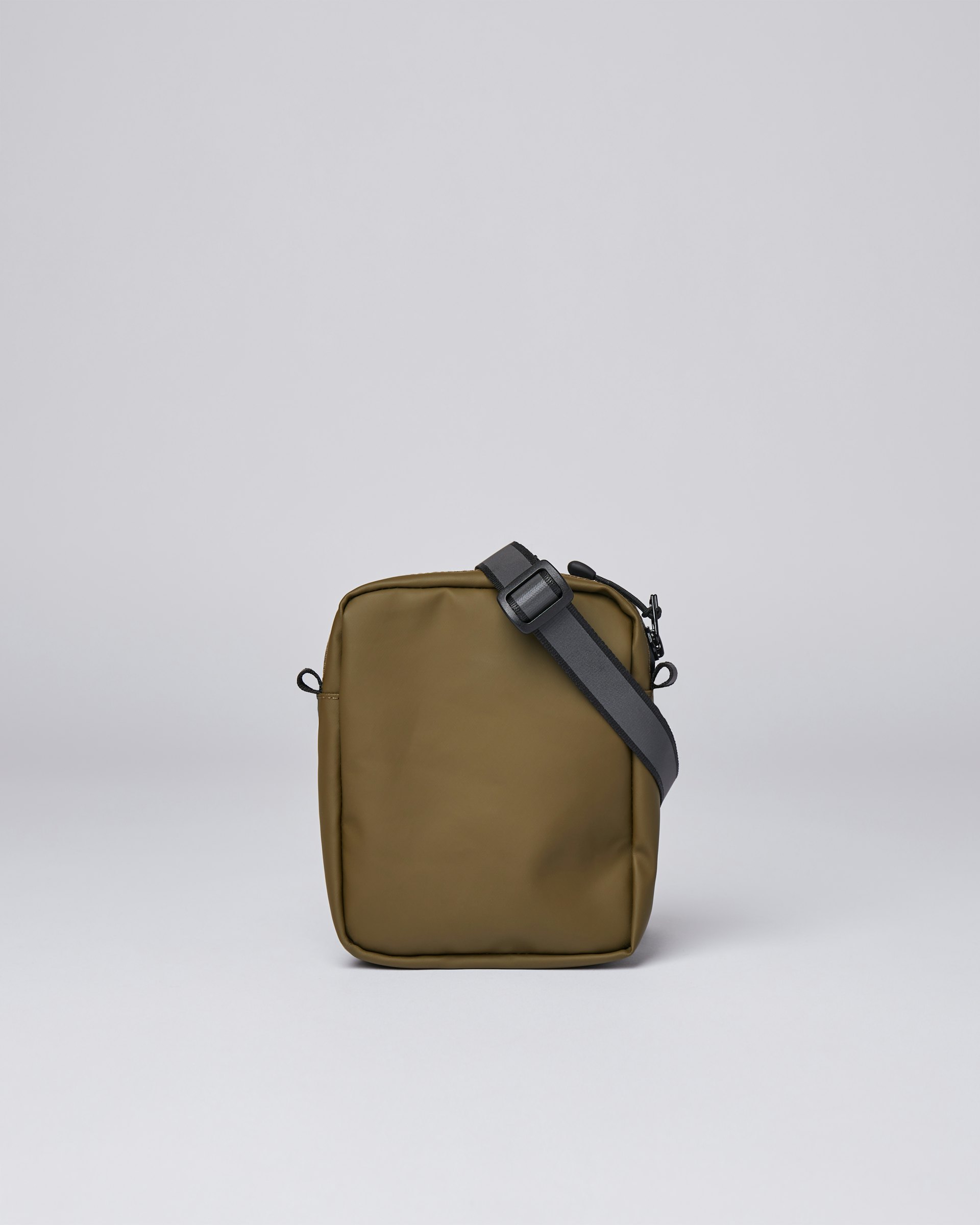 Poe belongs to the category Shoulder bags and is in color olive (2 of 5)