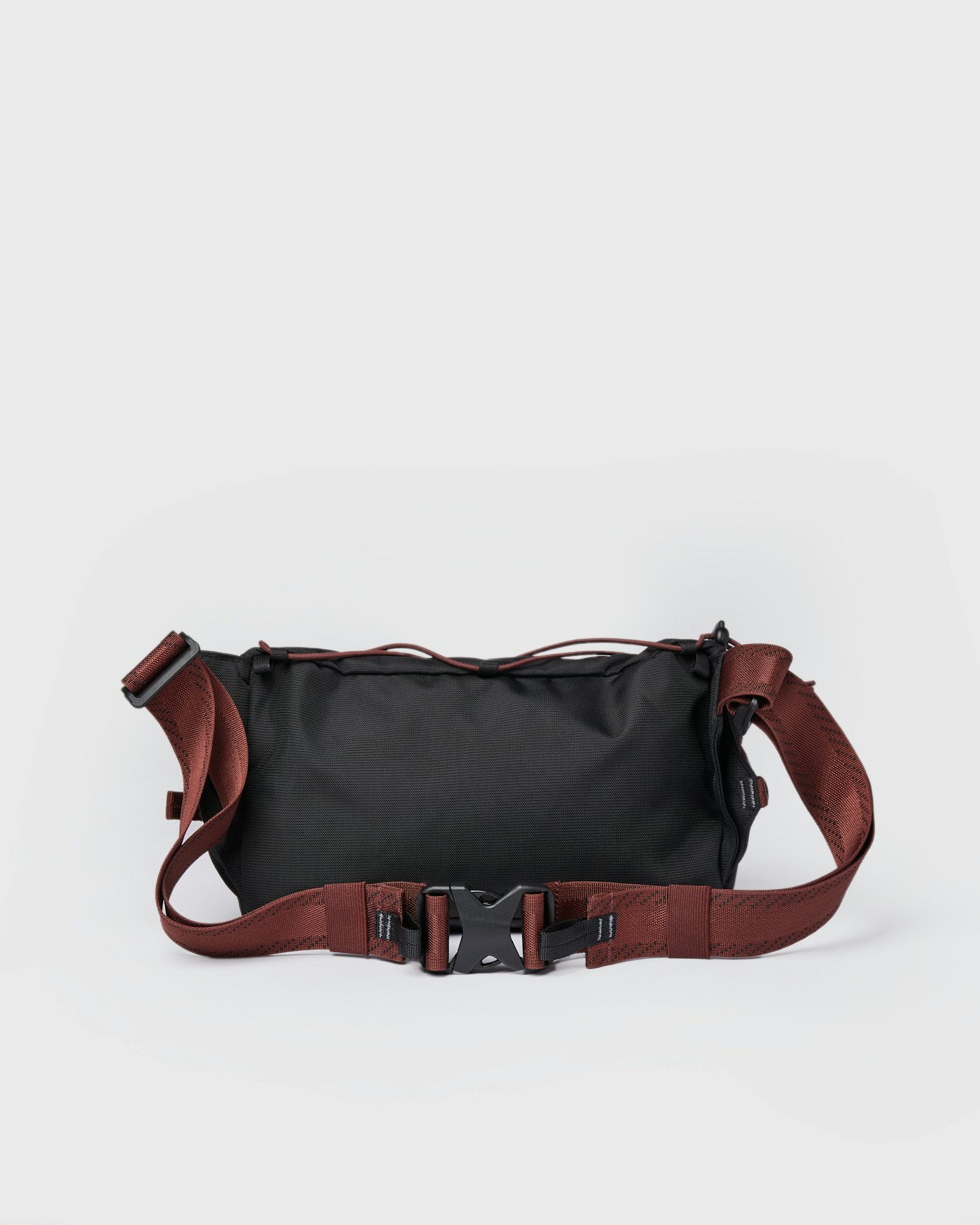 Allterrain Hike är i färgen svart (2 av 10)