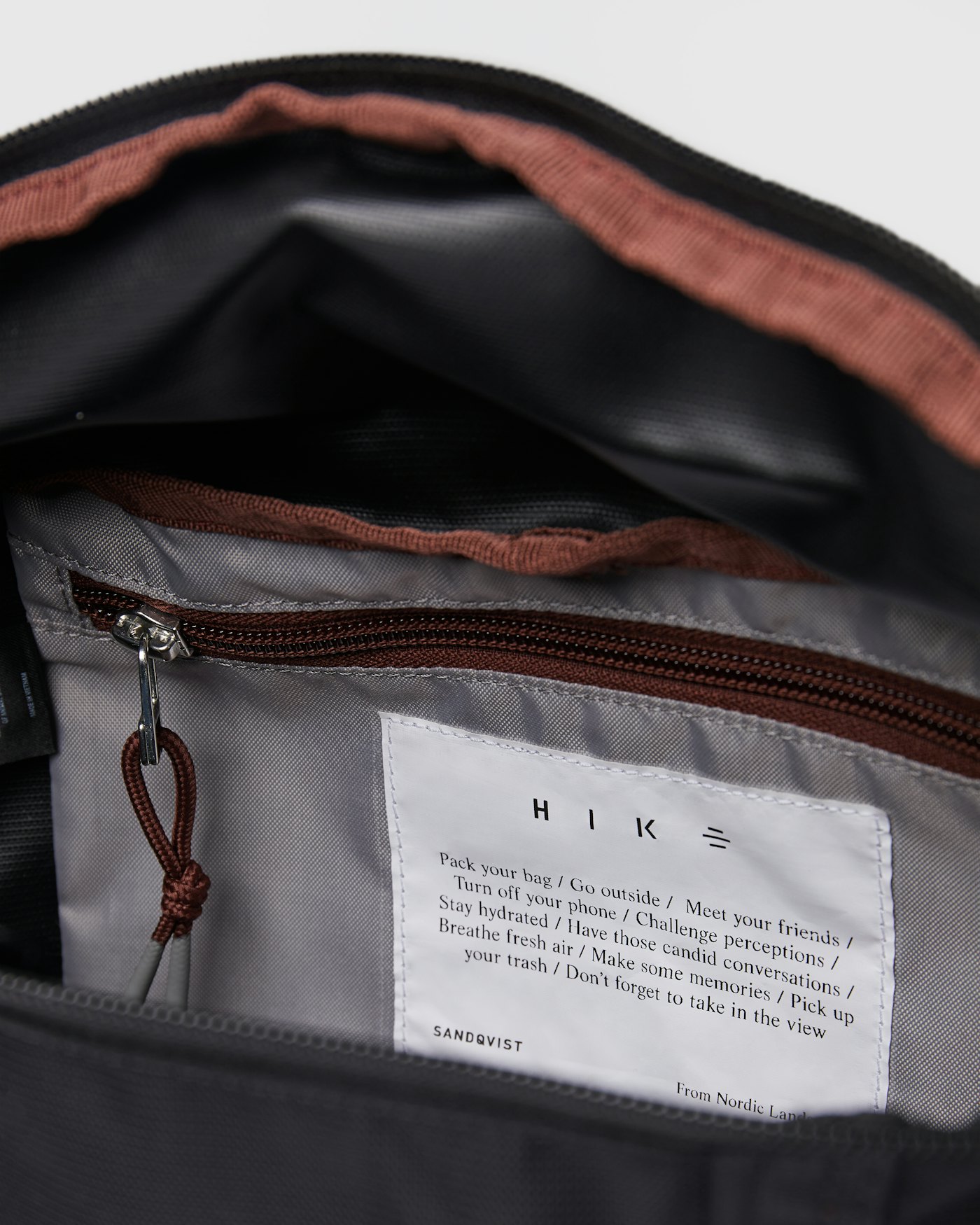 Allterrain Hike är i färgen svart (5 av 10)