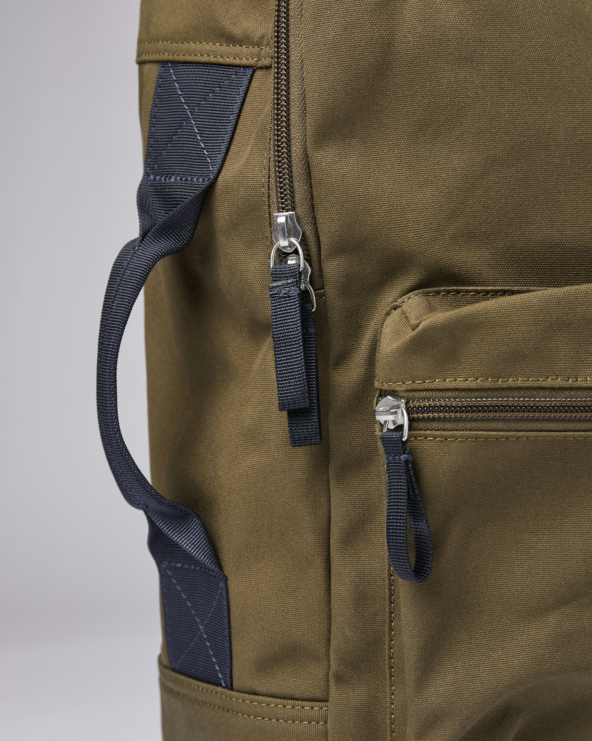 August belongs to the category Backpacks and is in color olive (3 of 4)