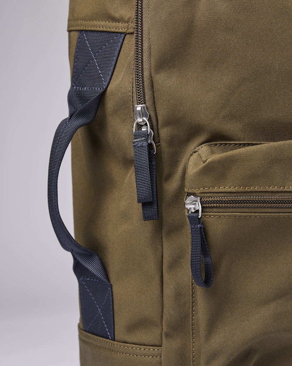 August belongs to the category Backpacks and is in color olive (3 of 4)