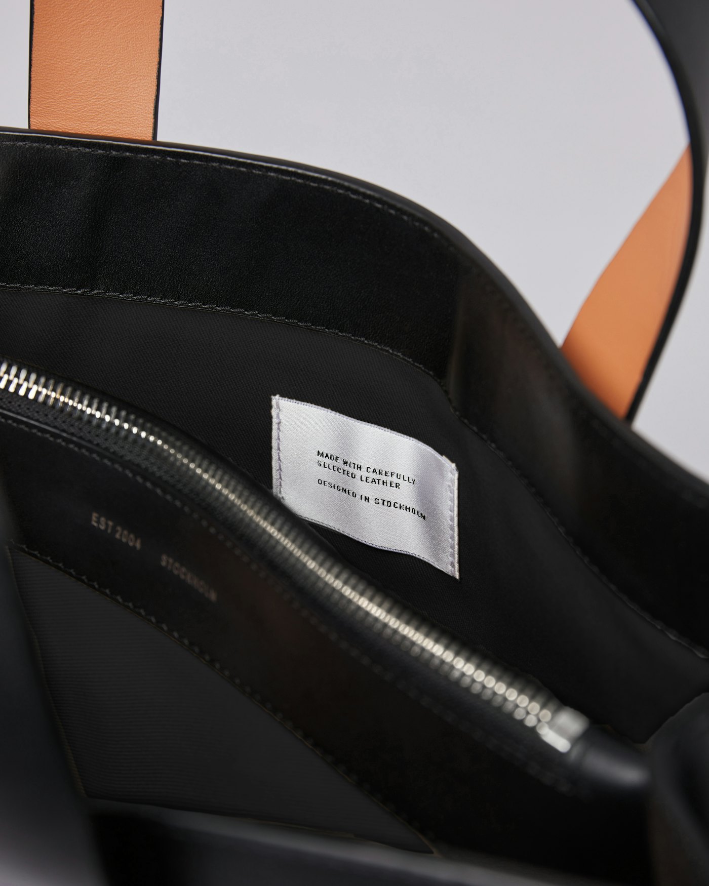 Edie är i färgen svart (6 av 9)