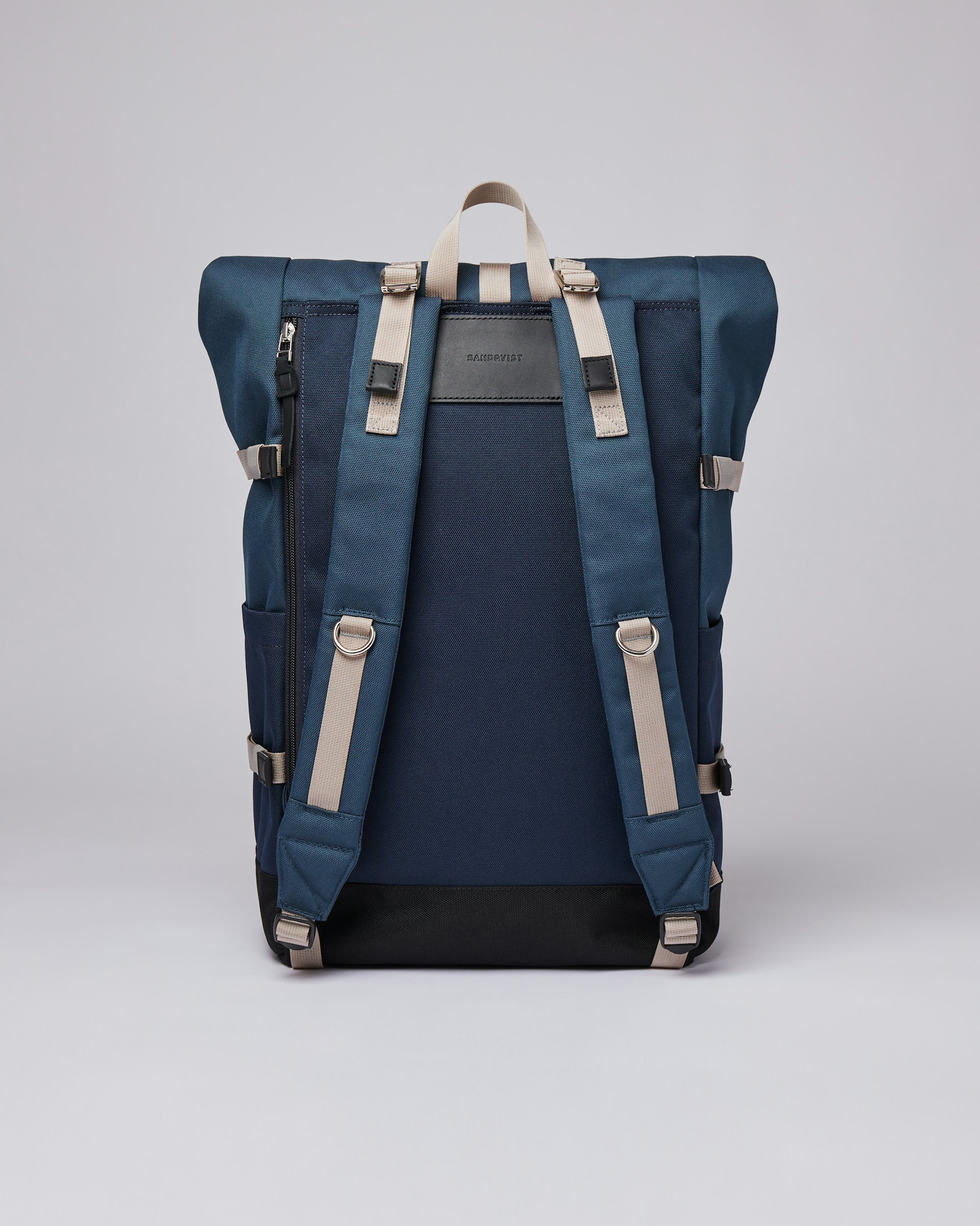 Bernt belongs to the category Backpacks and is in color steel blue & navy (3 of 7)