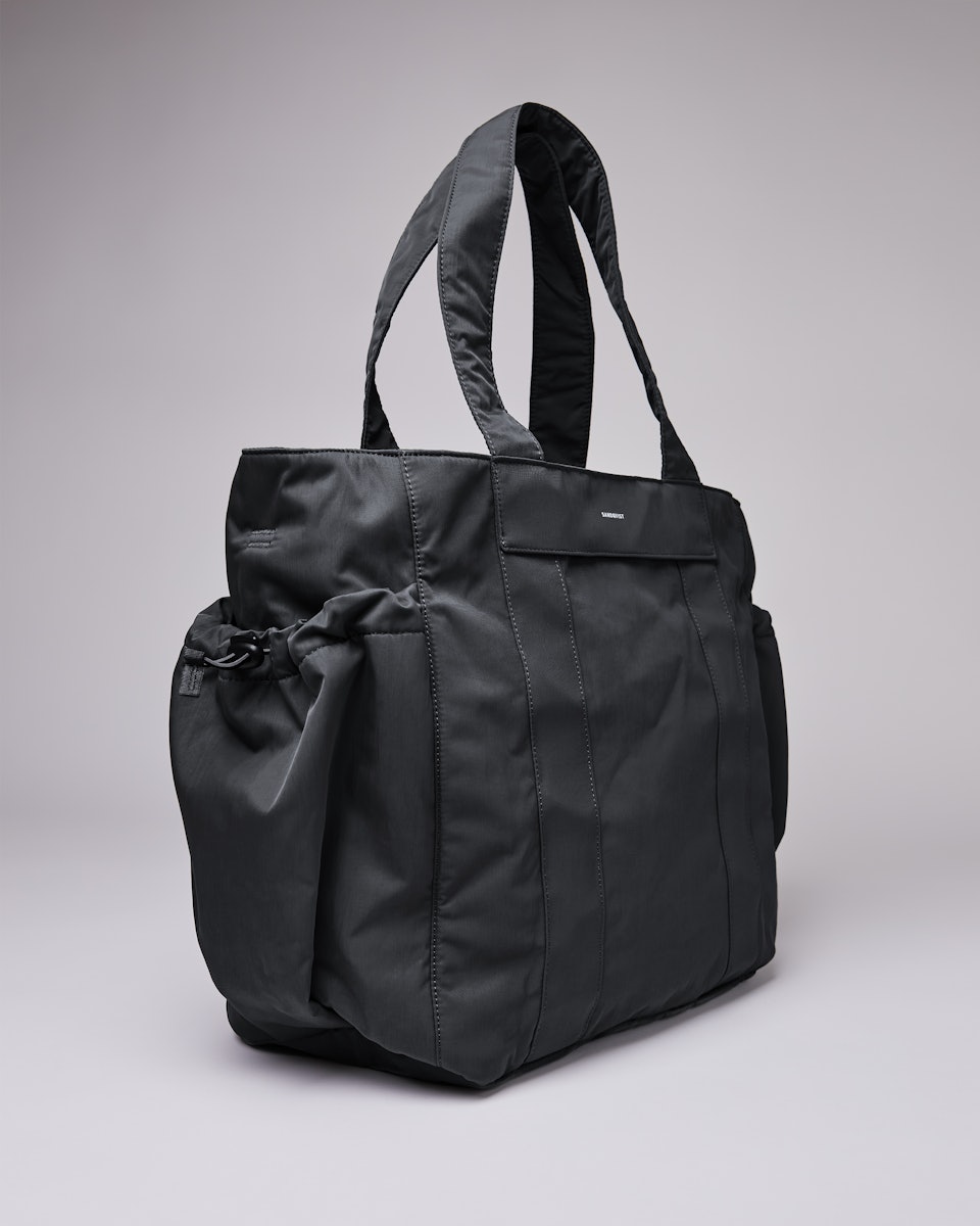 Sigrid belongs to the category Tote bags and is in color black (4 of 7)