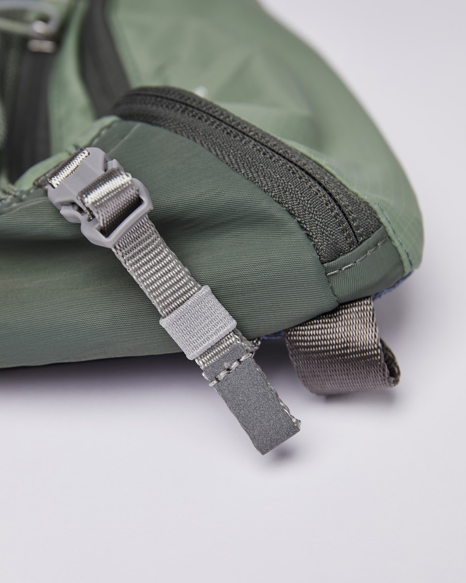 Lo belongs to the category Bum bags and is in color lichen green (5 of 9)