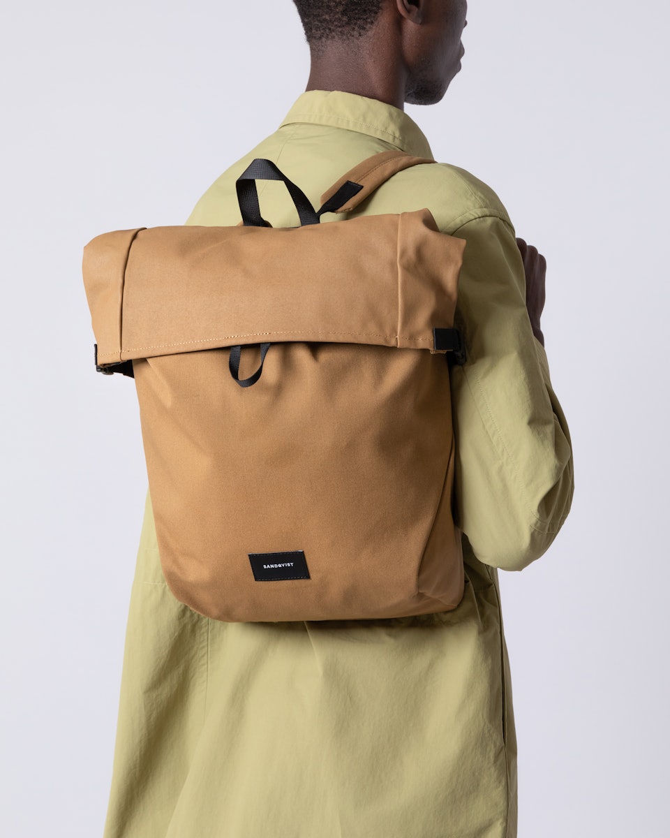 Alfred belongs to the category Backpacks and is in color bronze (5 of 5)