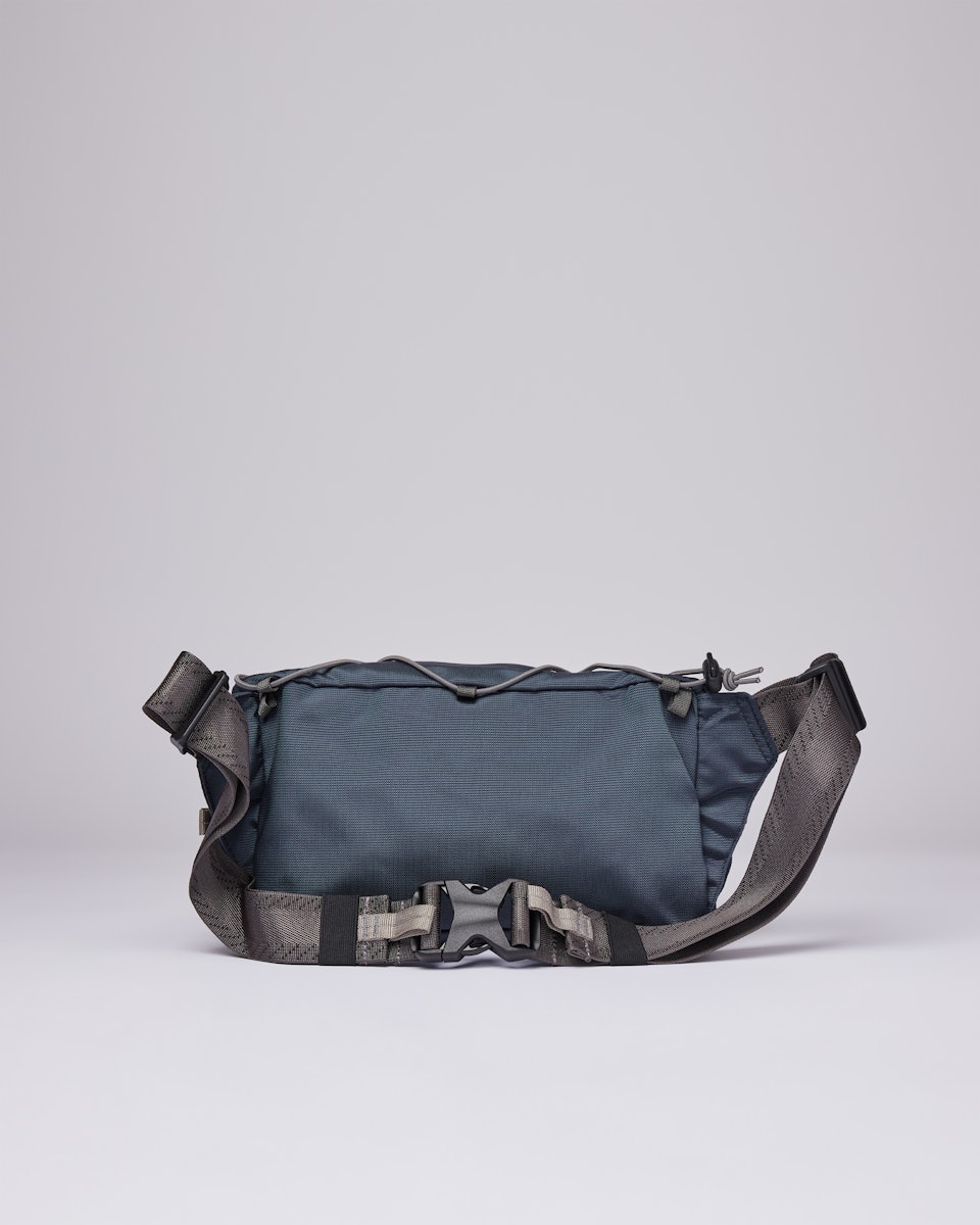 Allterrain Hike belongs to the category Bum bags and is in color steel blue & navy (3 of 8)