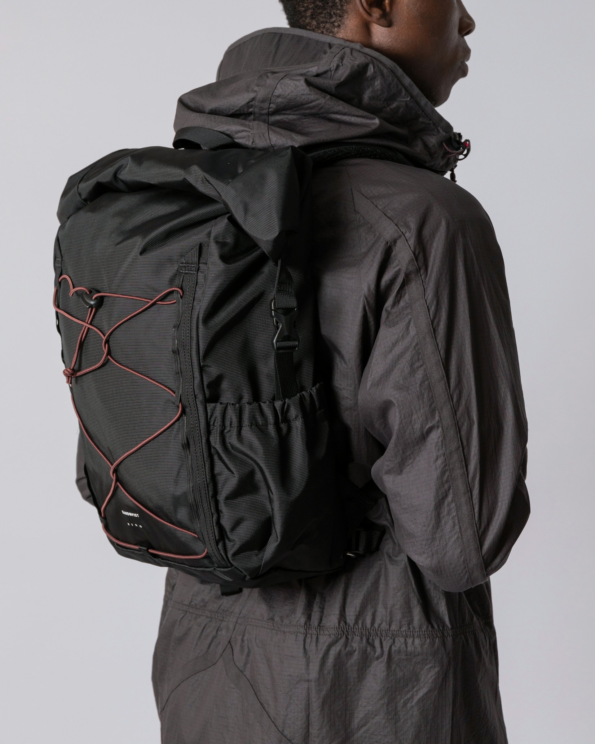 Valley Hike belongs to the category Backpacks and is in color black (7 of 7)