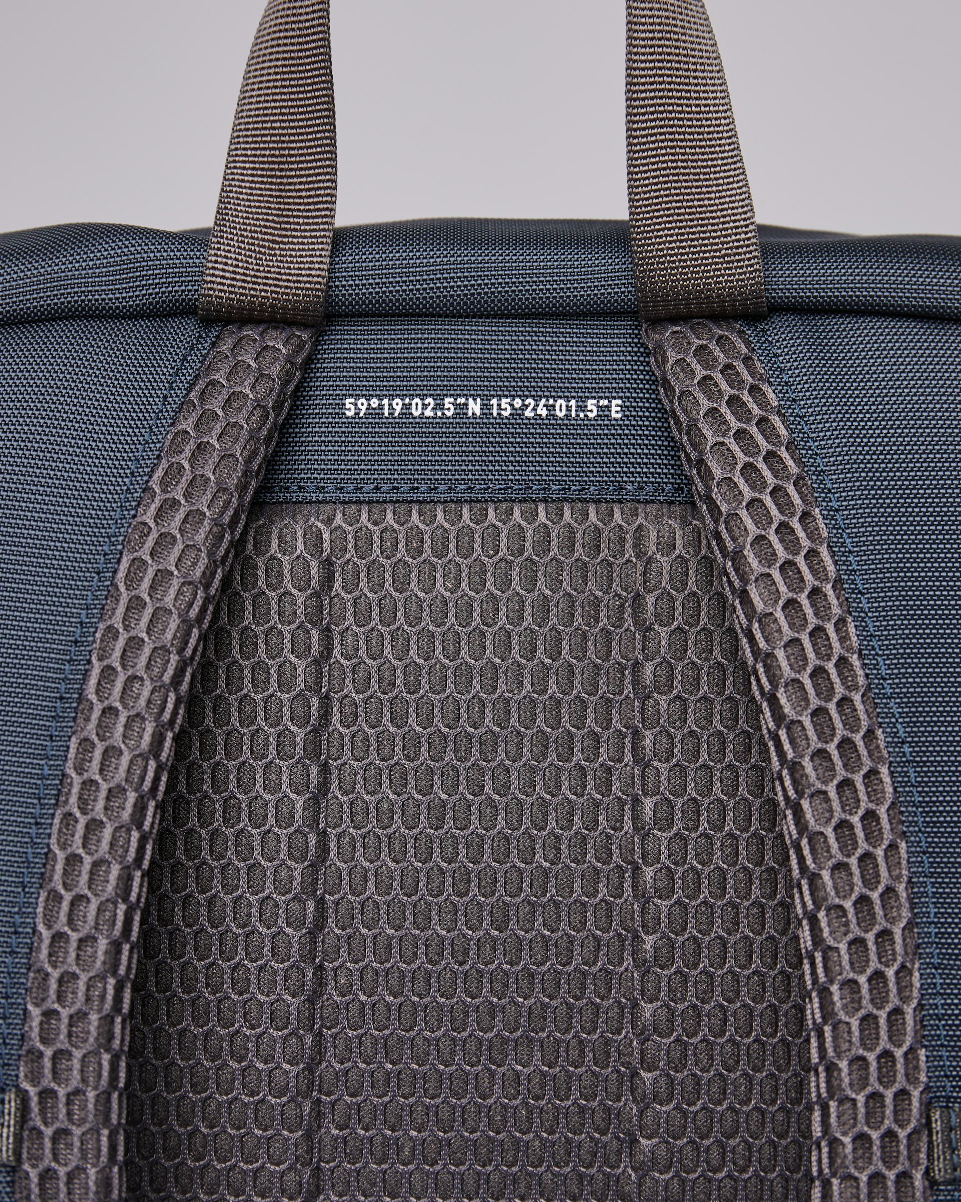 Valley Hike belongs to the category Backpacks and is in color steel blue & navy (4 of 7)