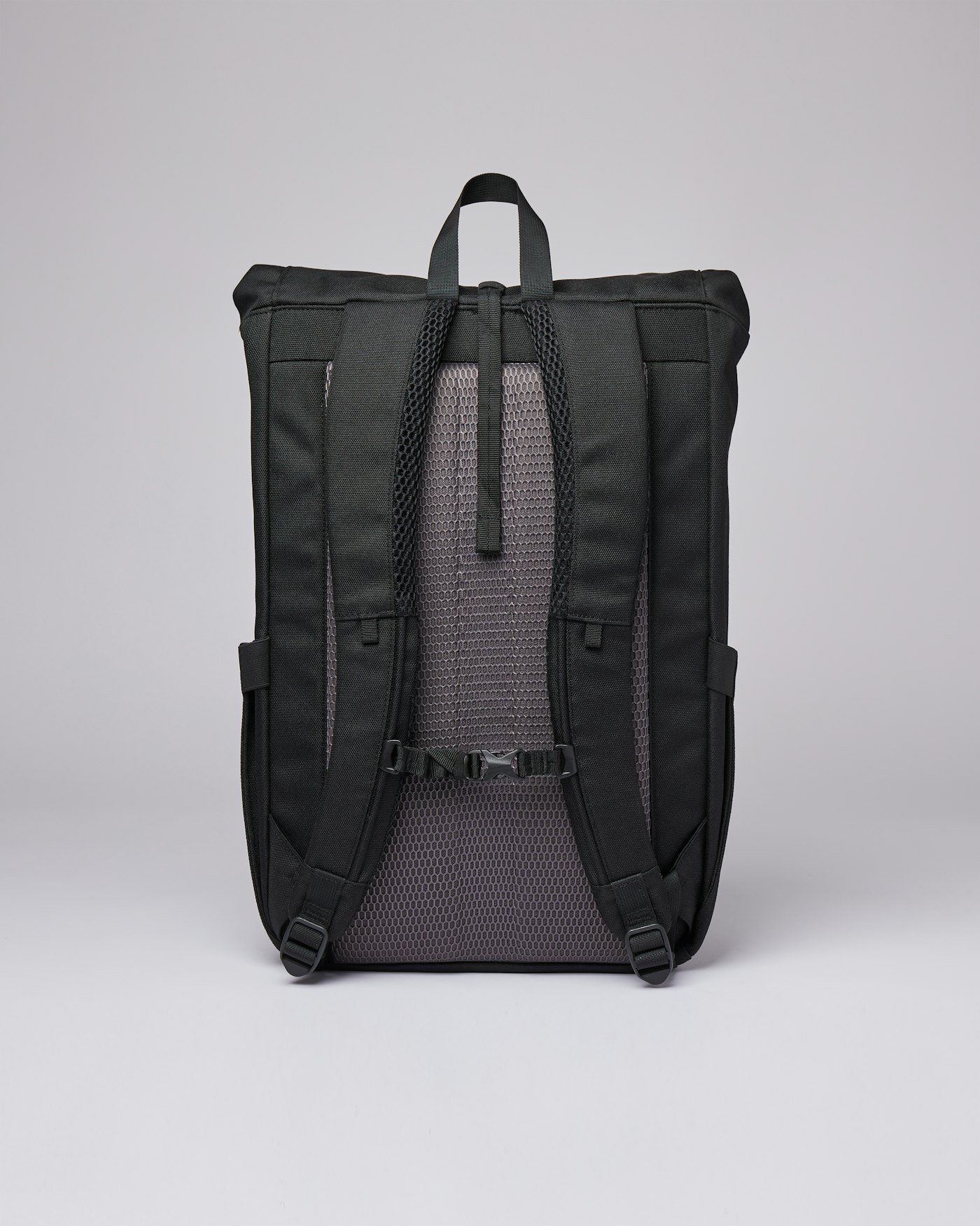 Arvid is in color black (2 of 9)