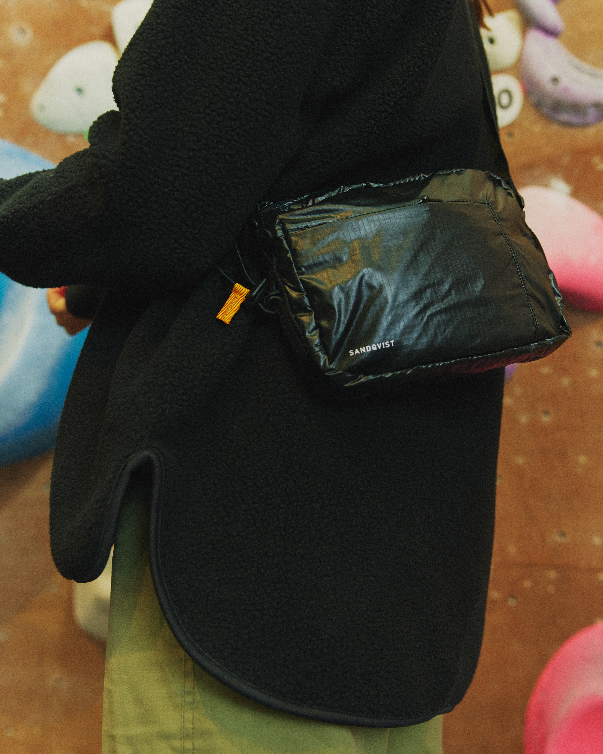 Rune är i färgen svart (7 av 8)