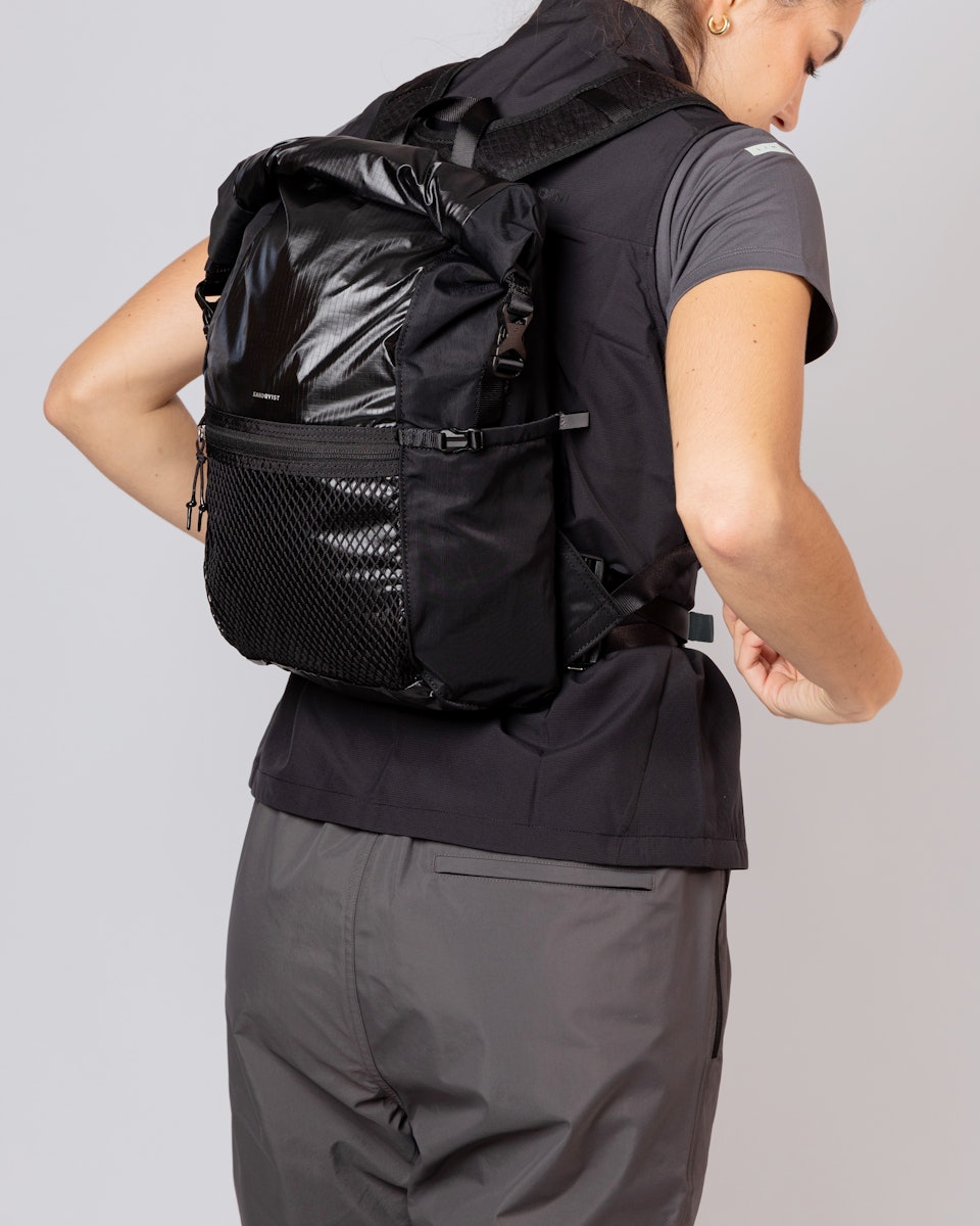 Noa belongs to the category Backpacks and is in color black (9 of 10)