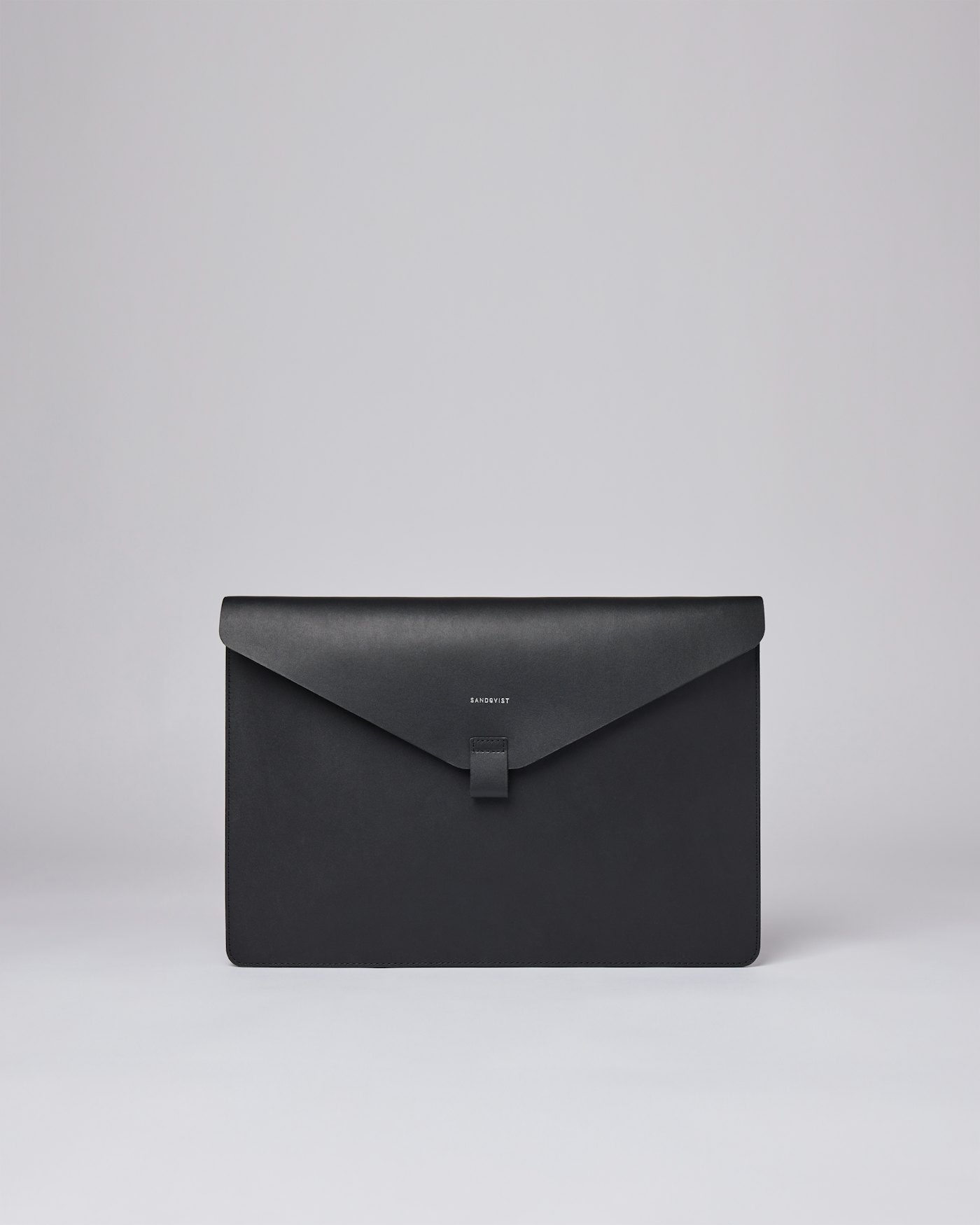 Gustav is in color black (1 of 5)