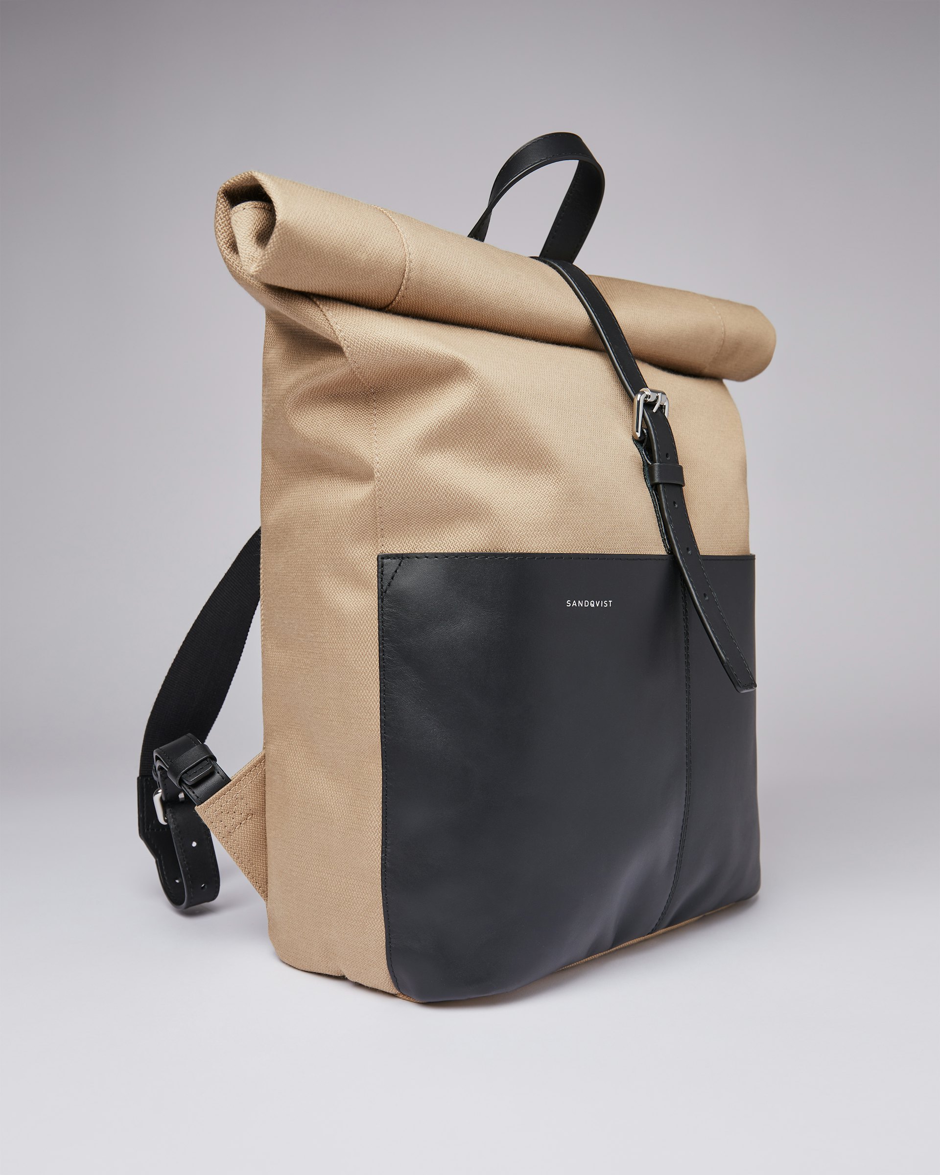 Antonia twill belongs to the category Backpacks and is in color black & beige (4 of 7)