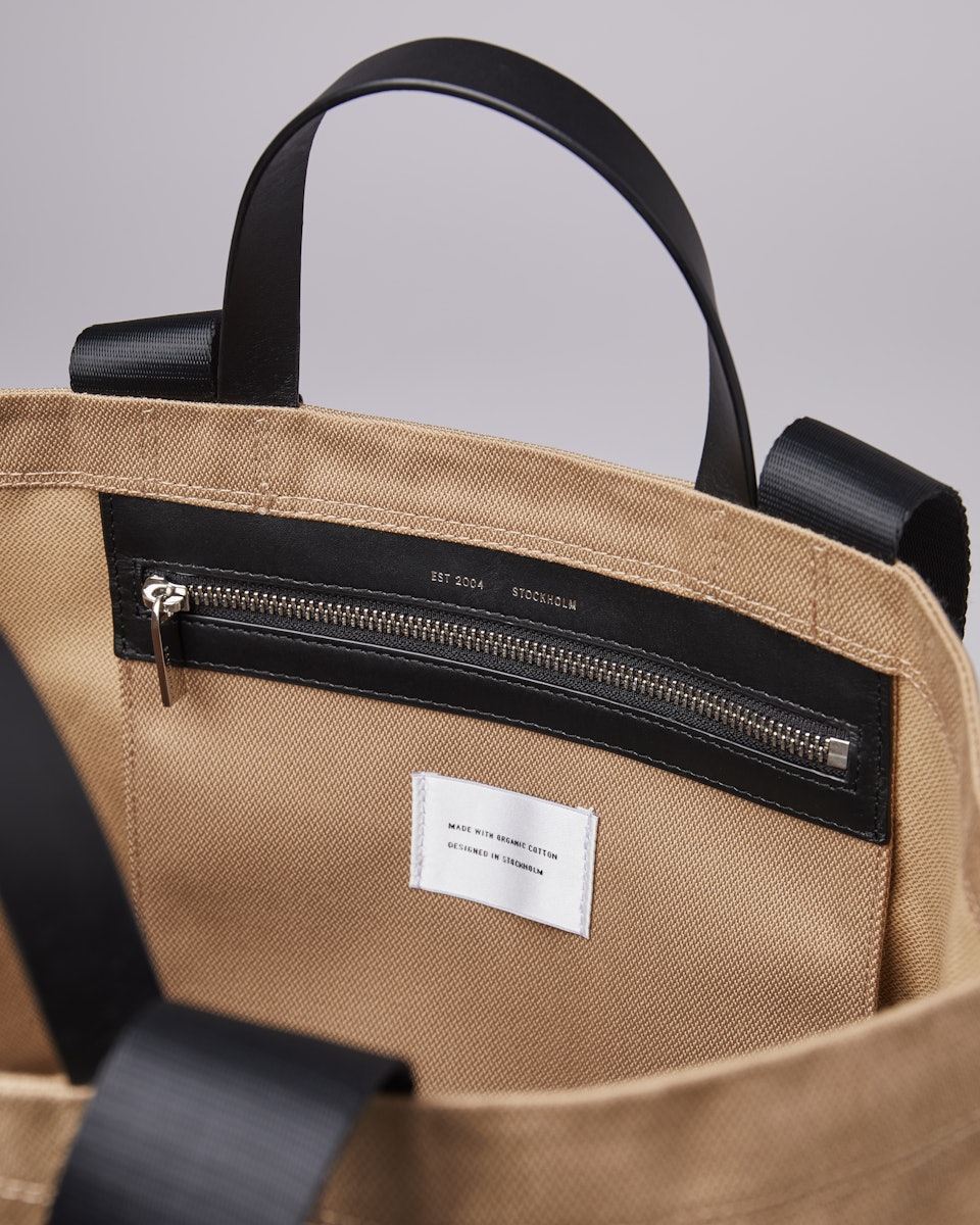 Agnes belongs to the category Tote bags and is in color black & beige (6 of 8)