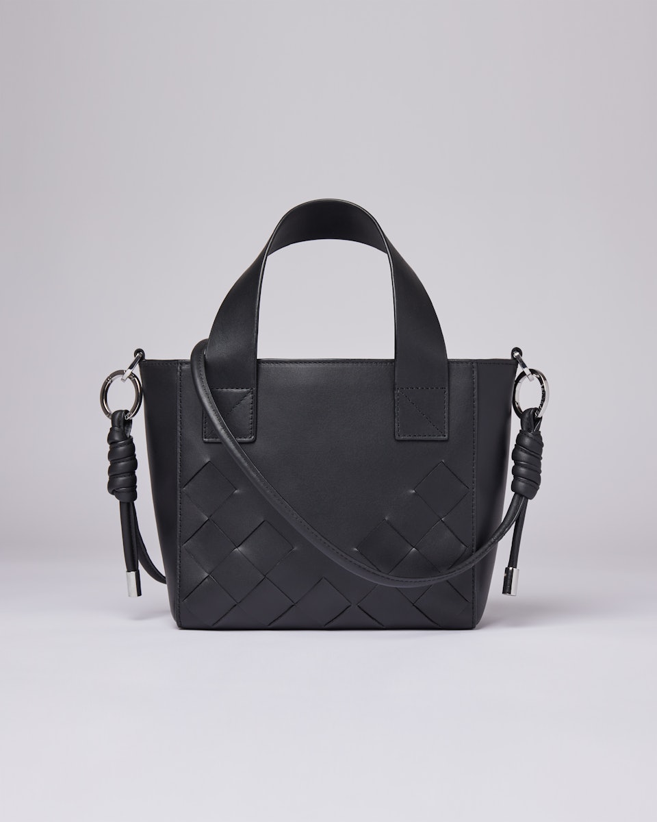 Cecilia weave belongs to the category Shoulder bags and is in color black (3 of 5)