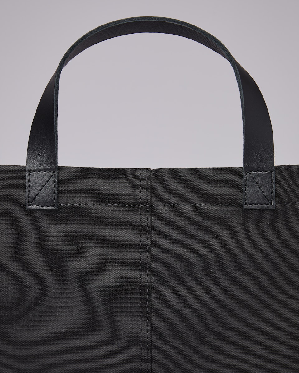 Frankie belongs to the category Tote bags and is in color black (2 of 7)