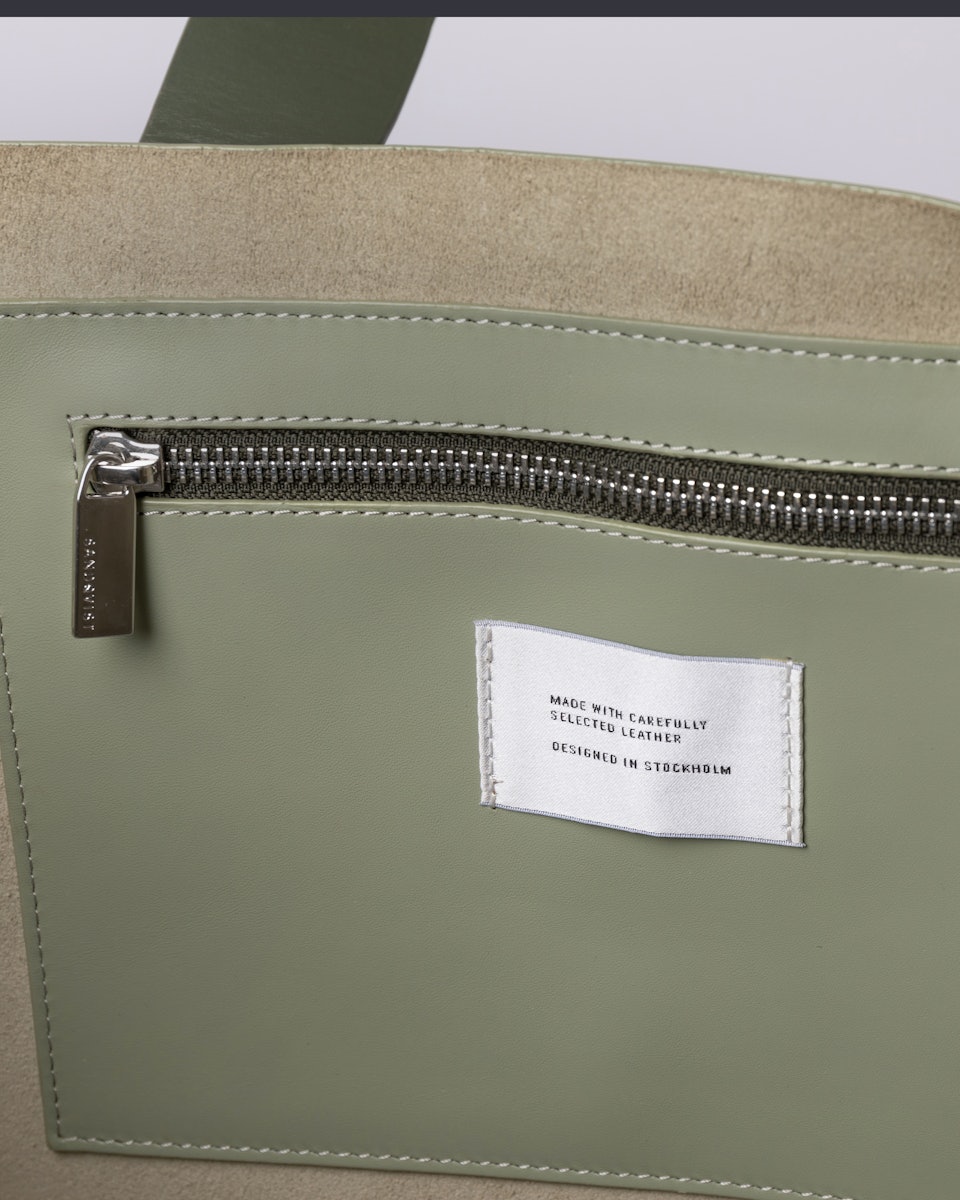 Iris belongs to the category Shoulder bags and is in color green & green (3 of 4)
