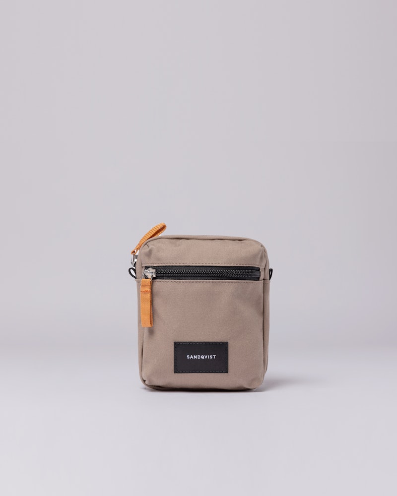 Sixten vegan belongs to the category Sacs bandoulières and is in color fossil