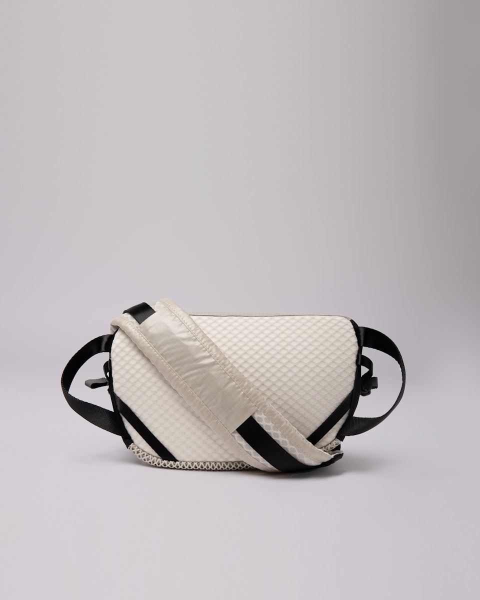 Lo belongs to the category Bum bags and is in color black & pale birch (3 of 7)