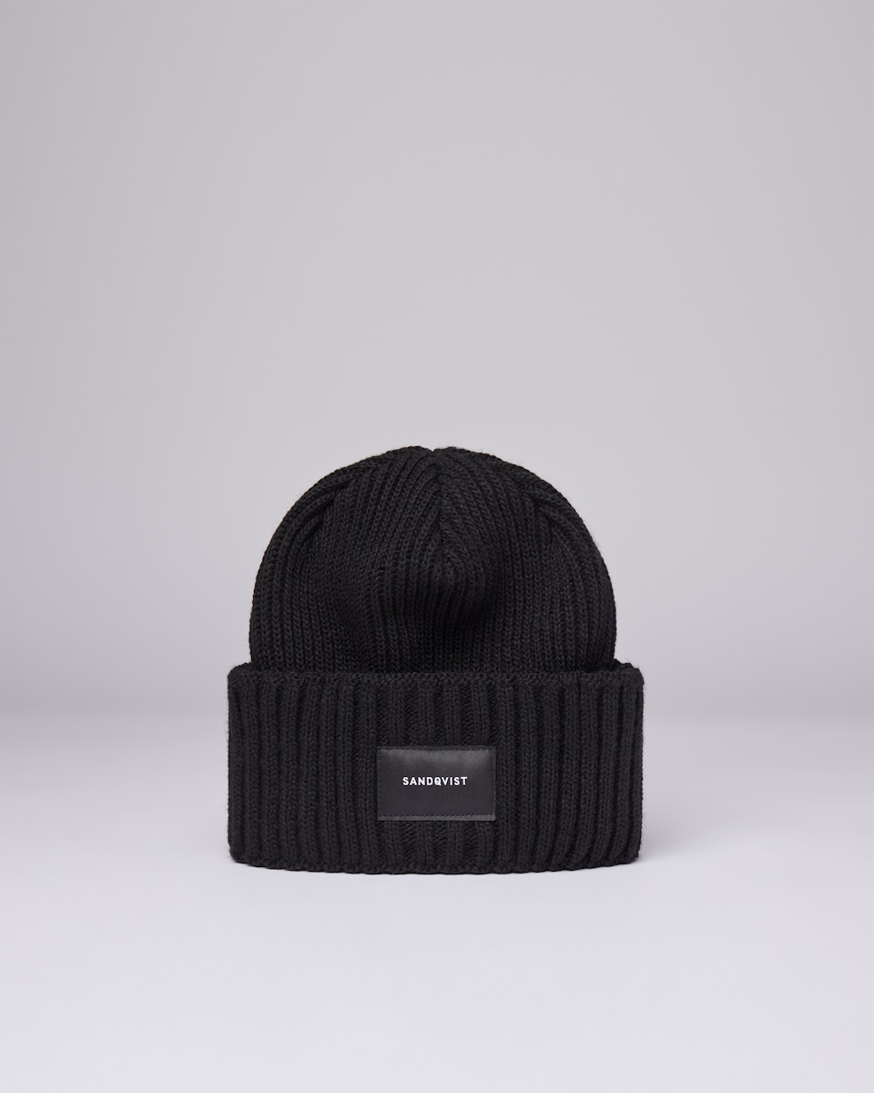 Knitted cap appartient à la catégorie Accessoires et est en couleur black (1 de 3)