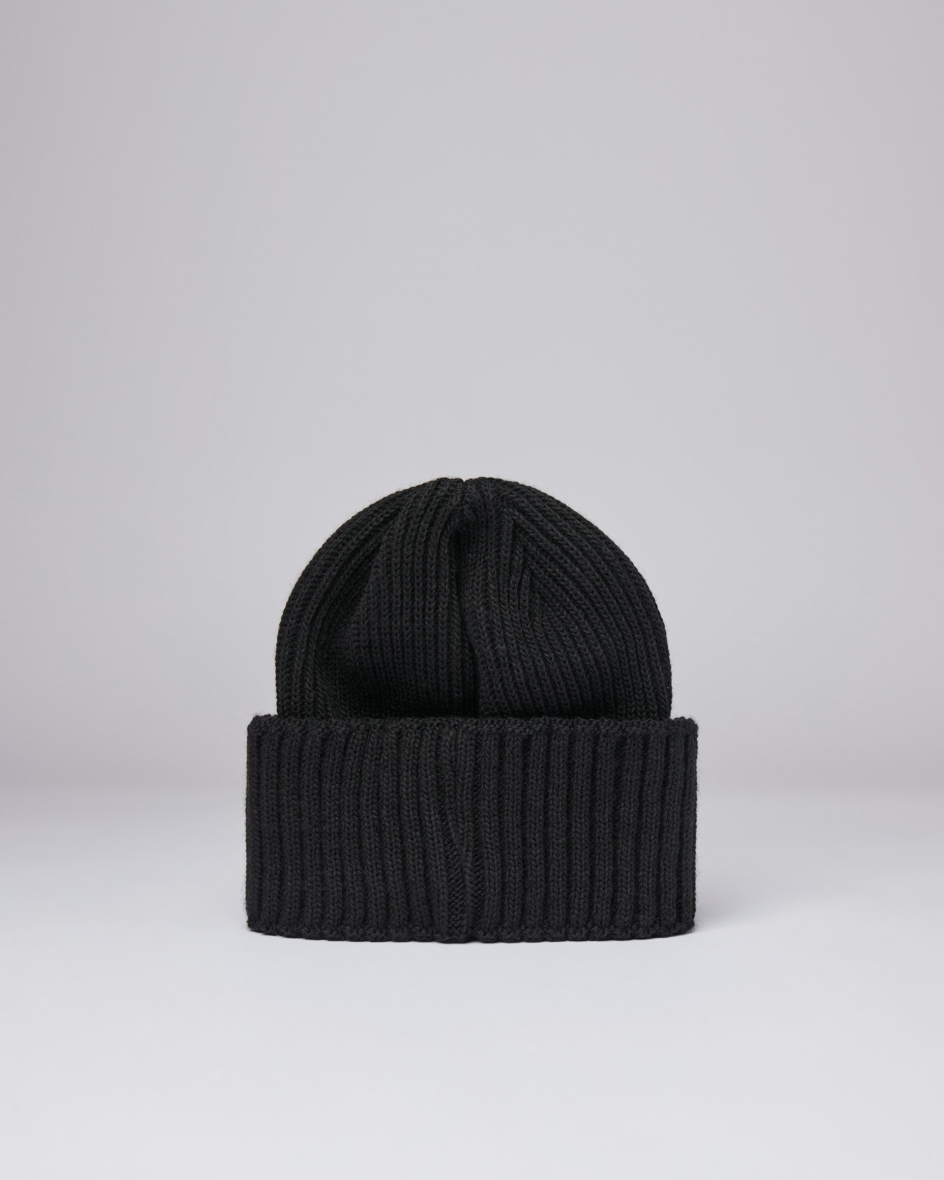 Knitted cap belongs to the category Items and is in color black (3 of 3)