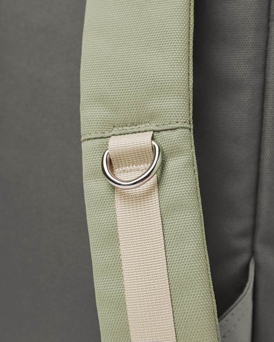 Ilon tillhör kategorin Ryggsäckar och är i färgen dew green & night grey (5 av 7)